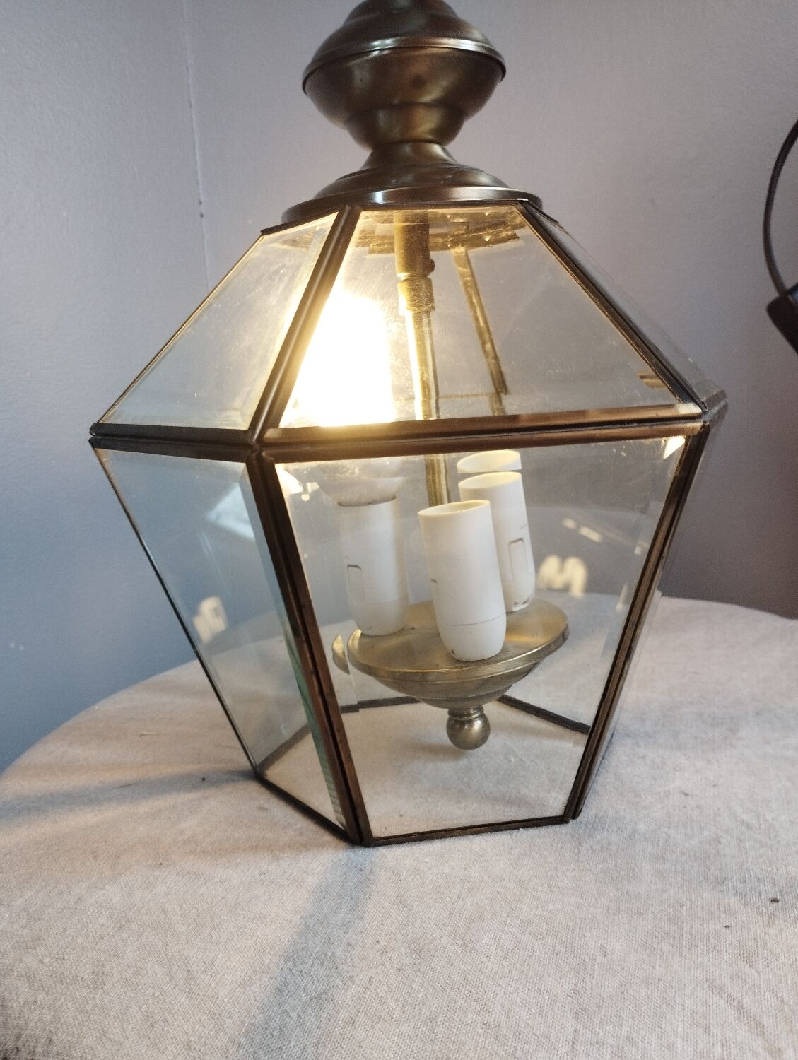 Lanterne suspendue 6 faces verre biseauté et laiton