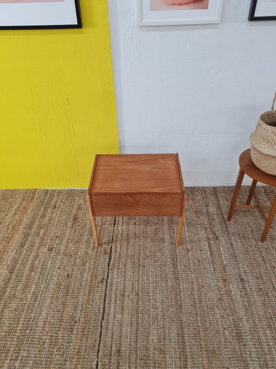 Scandinavian bedside table 50.5 cm