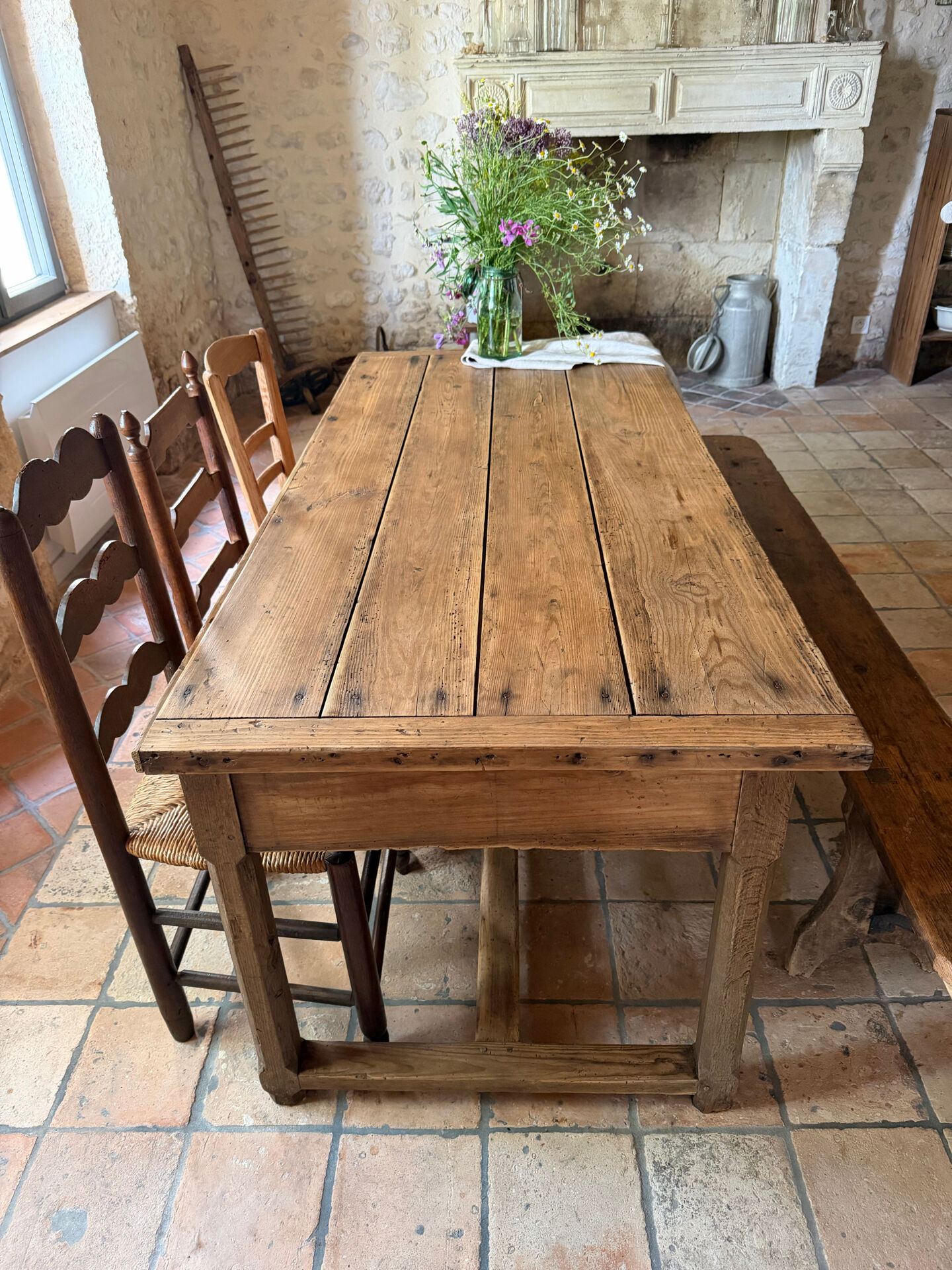 Central island or farmhouse table