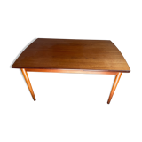 Scandinavian table in tack