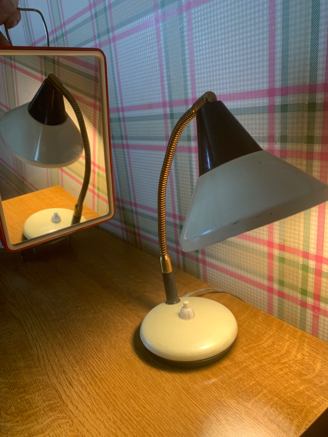Small vintage table lamp