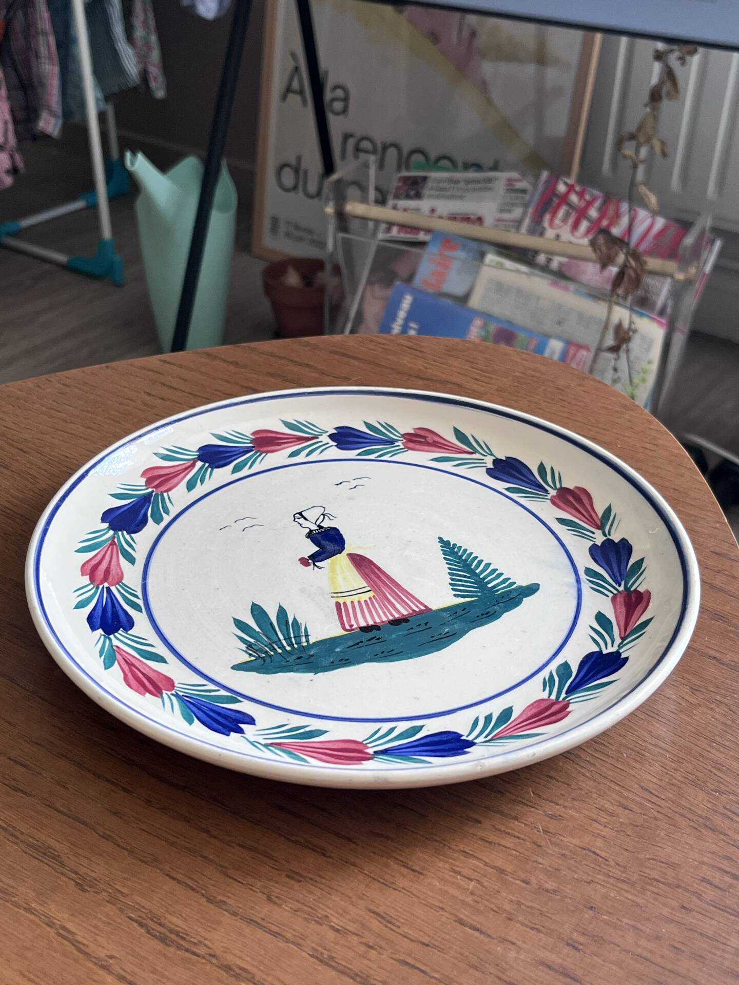 Assiette plate Henriot Quimper motif bretonne