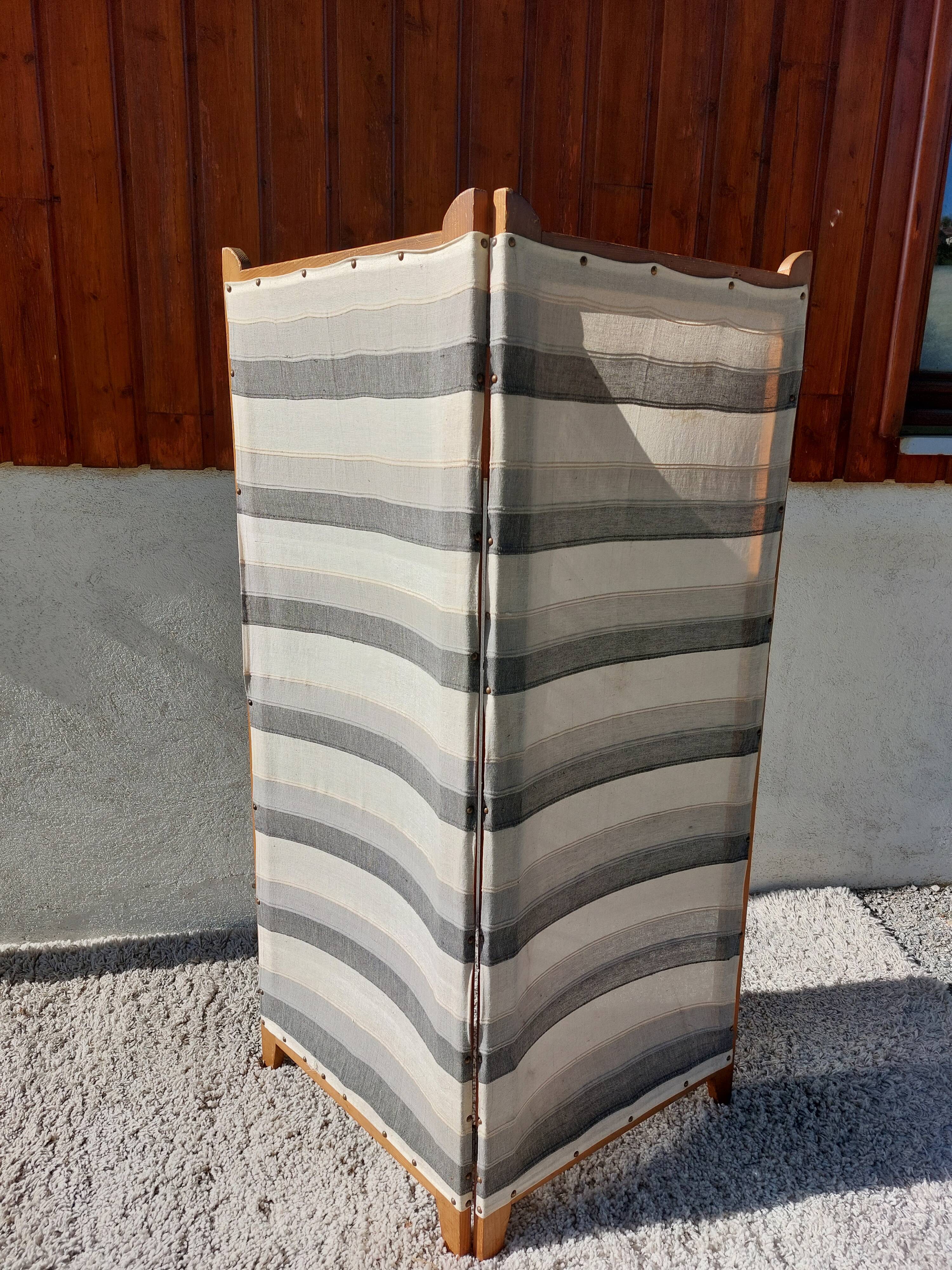 Wooden screen, fabric of your choice