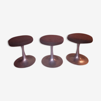 3 design stools with tulip sats