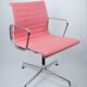 Fauteuil EA104, Charles et Ray Eames édition Vitra