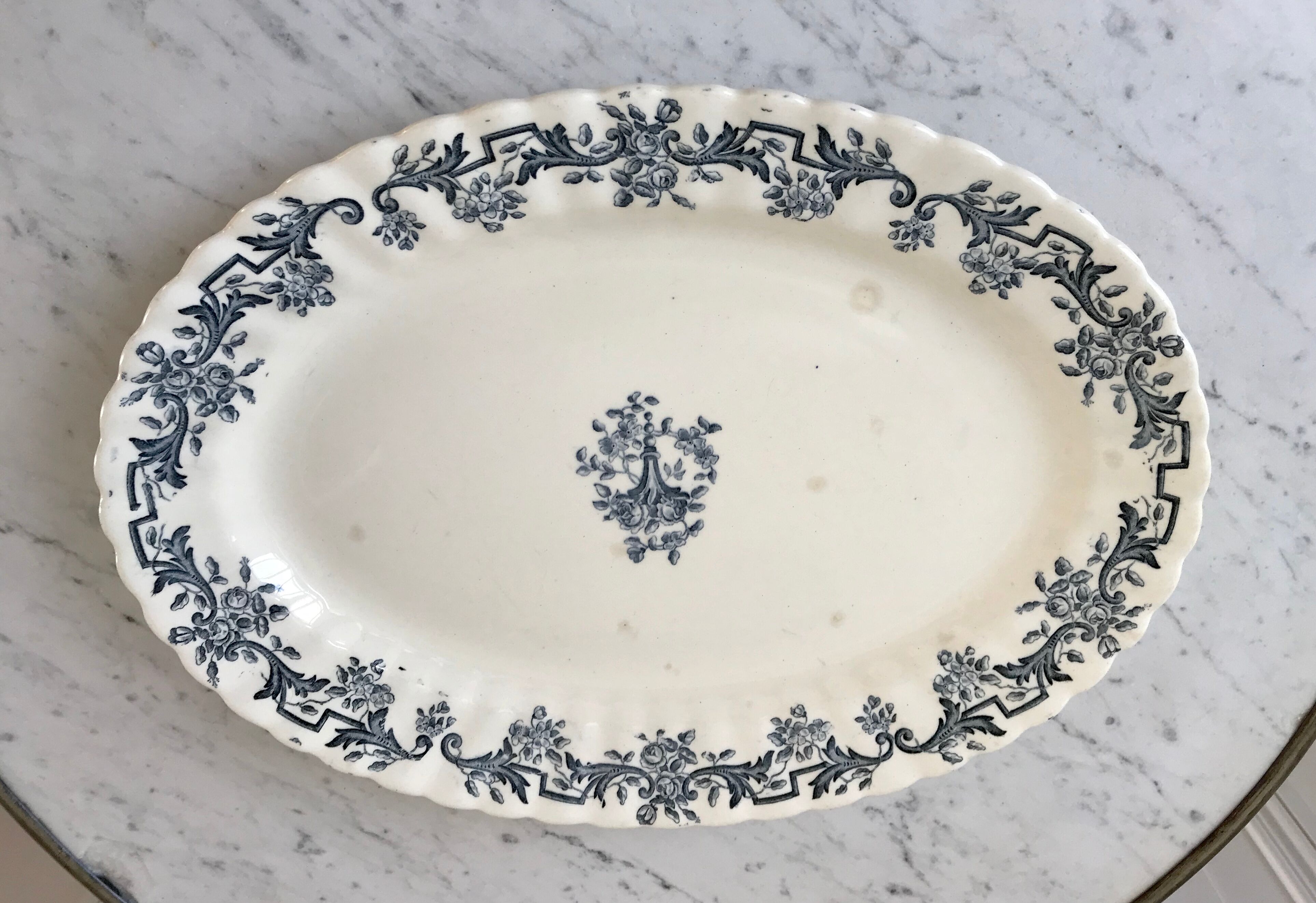 Plat oval Terre de Fer Longchamps Louis XVI 19ème