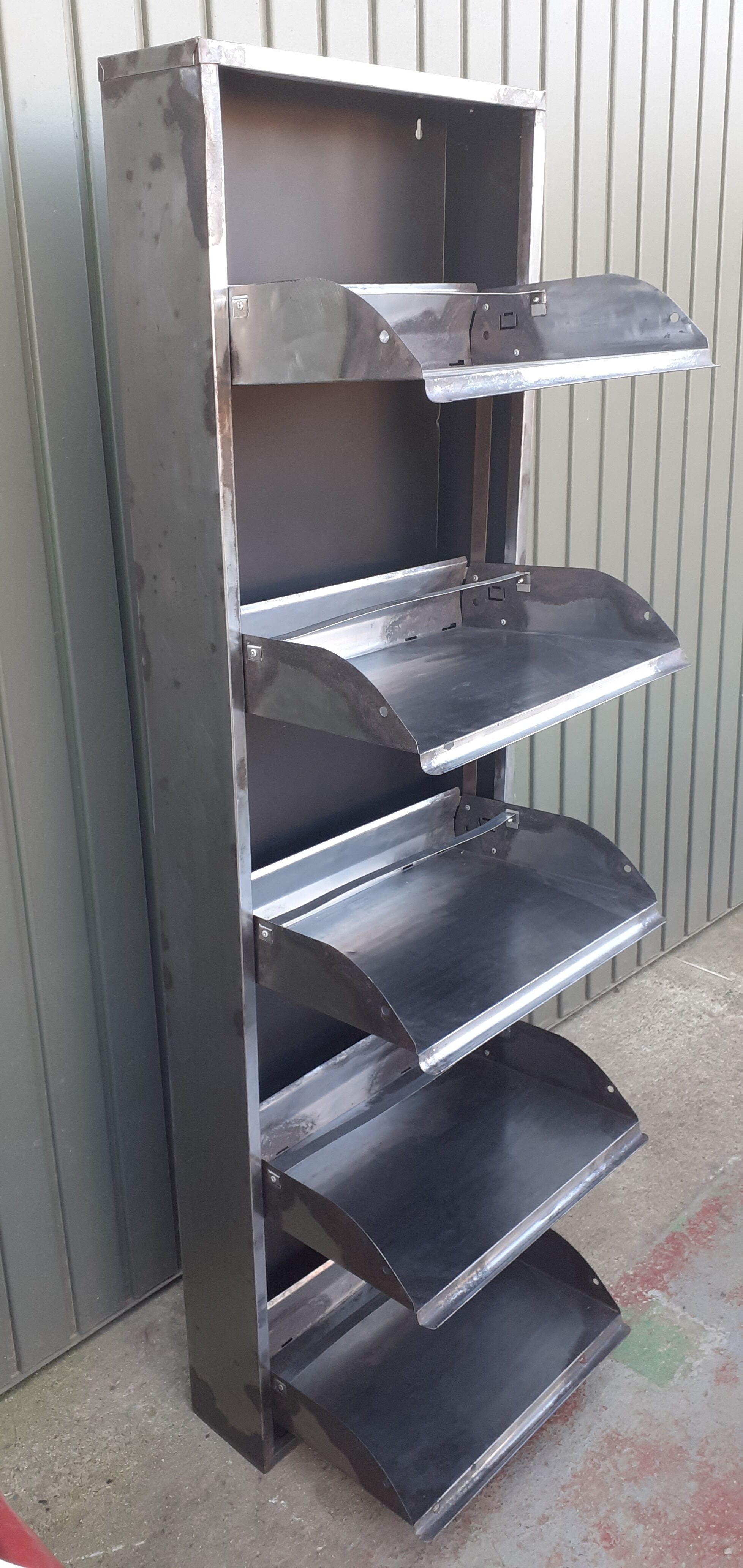 Metal shoe cabinet