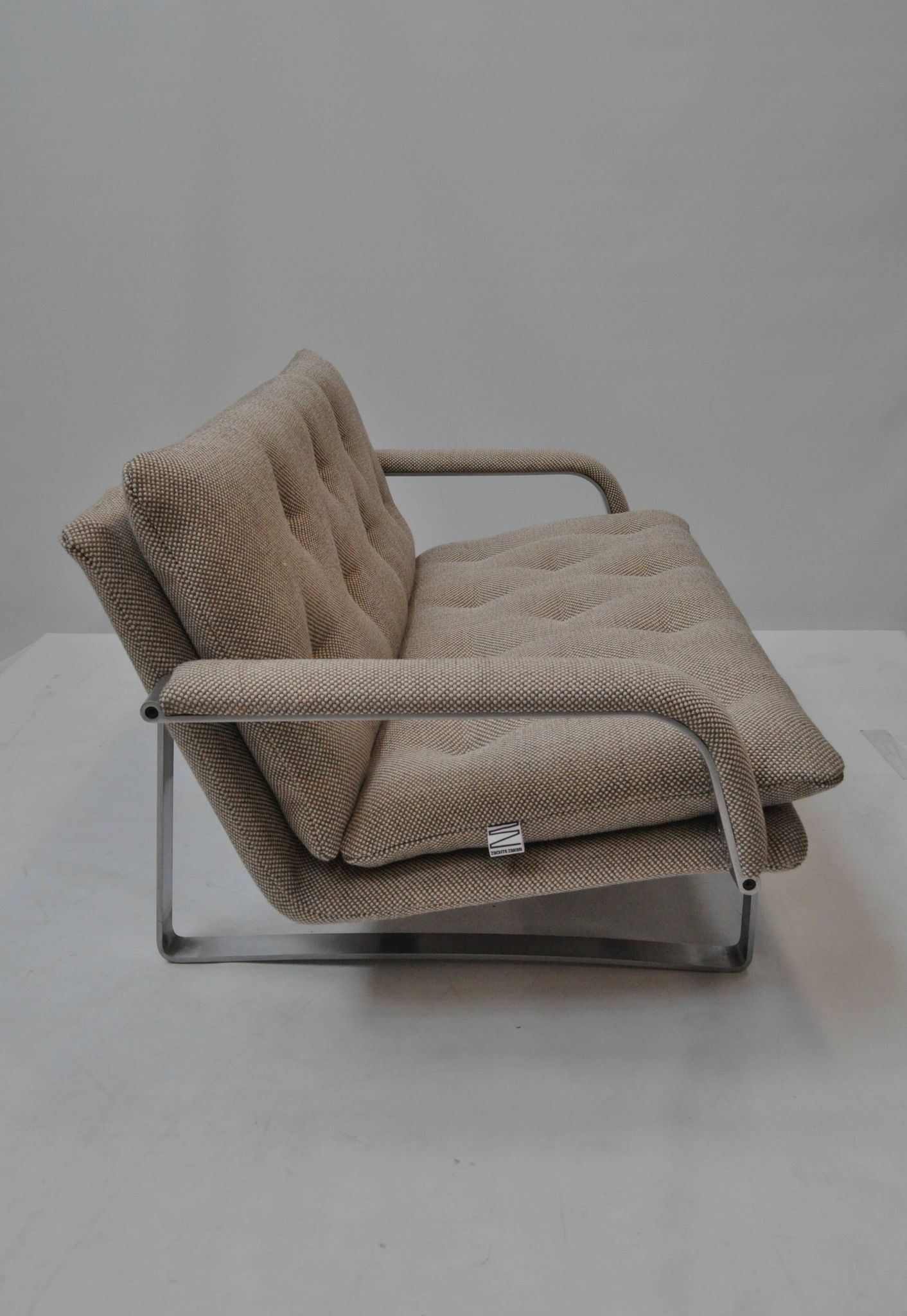 Two-seater sofa Artifort C647 by Kho Liang Ie – fully restored