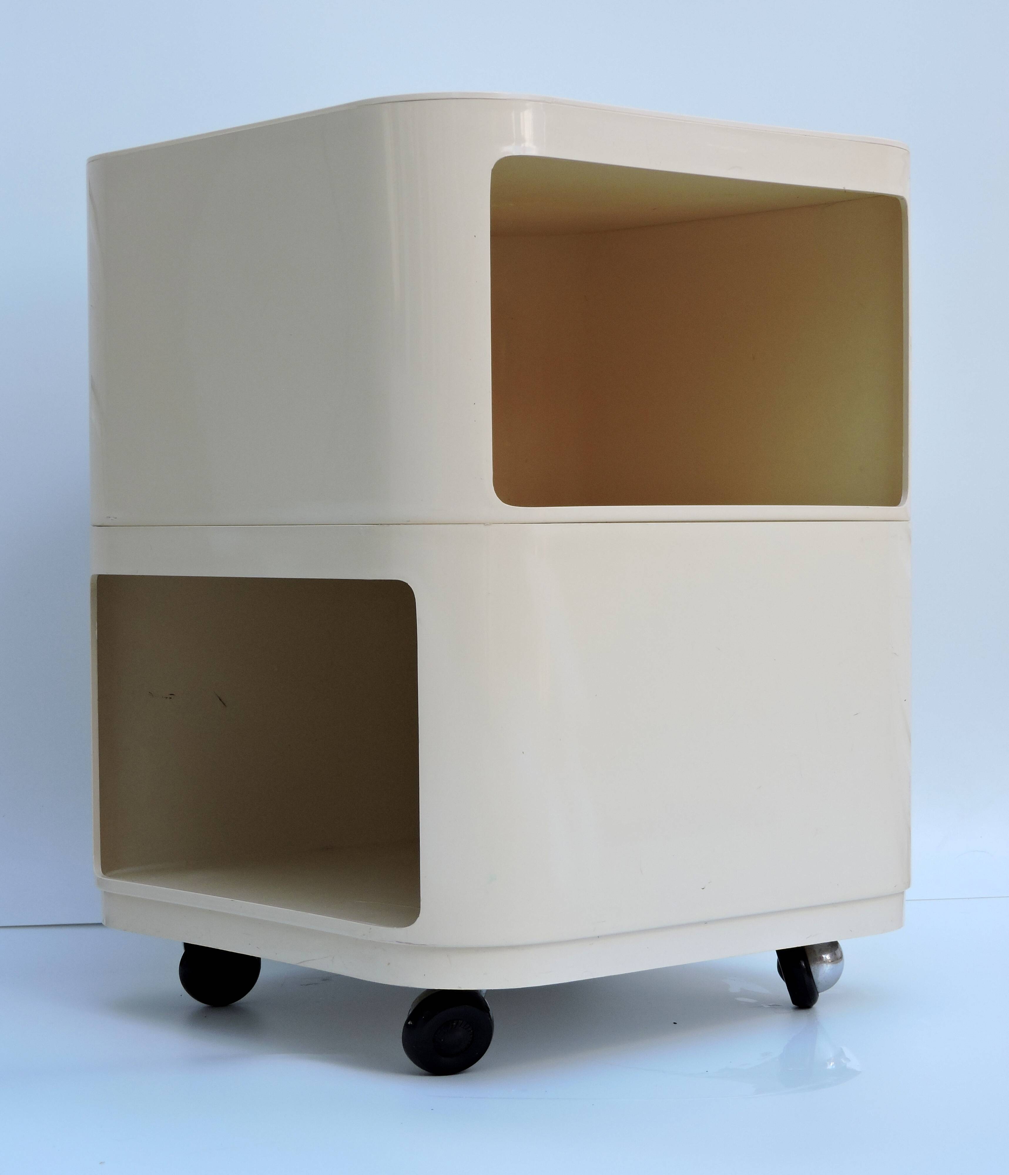 Desserte chevet sur roulettes componibili d'anna castelli pour kartell