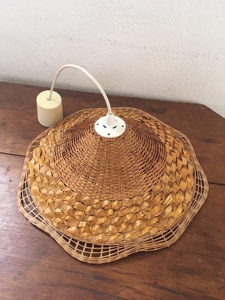 Hnaging braided wicker