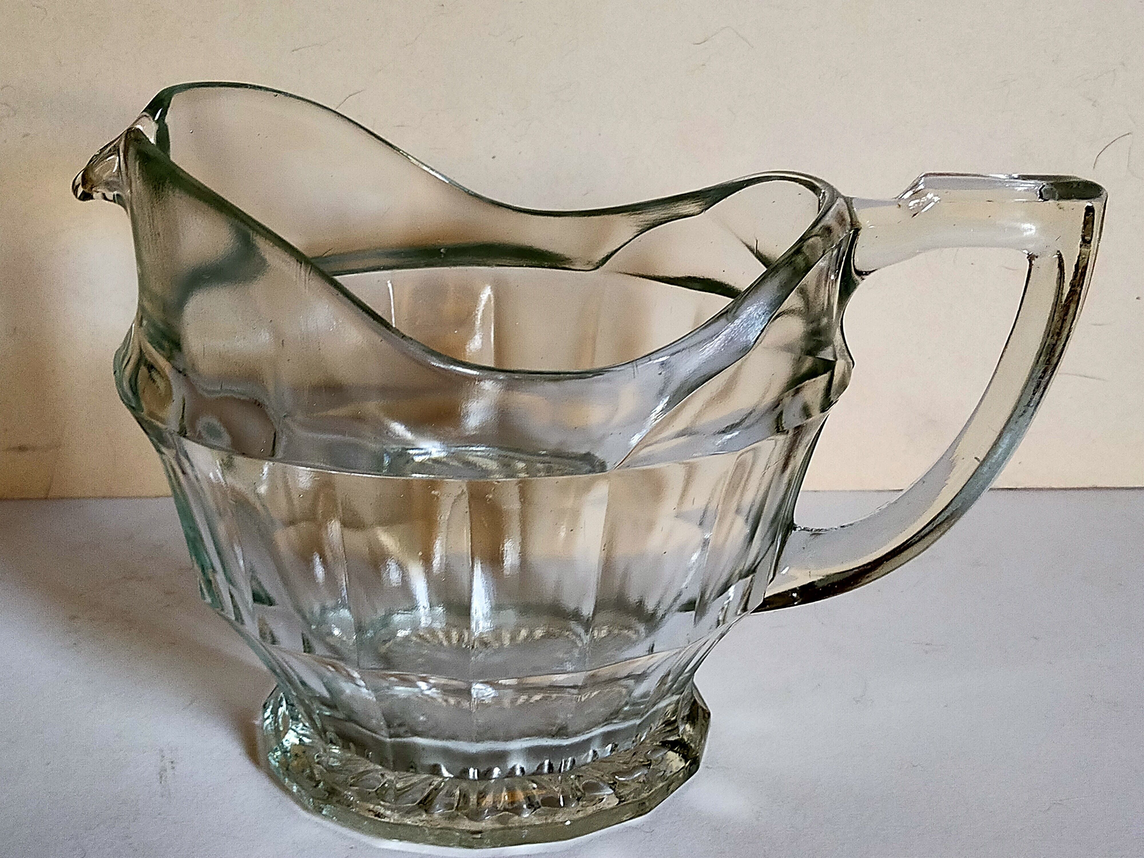 Art deco table pitcher in moulded glass 1940