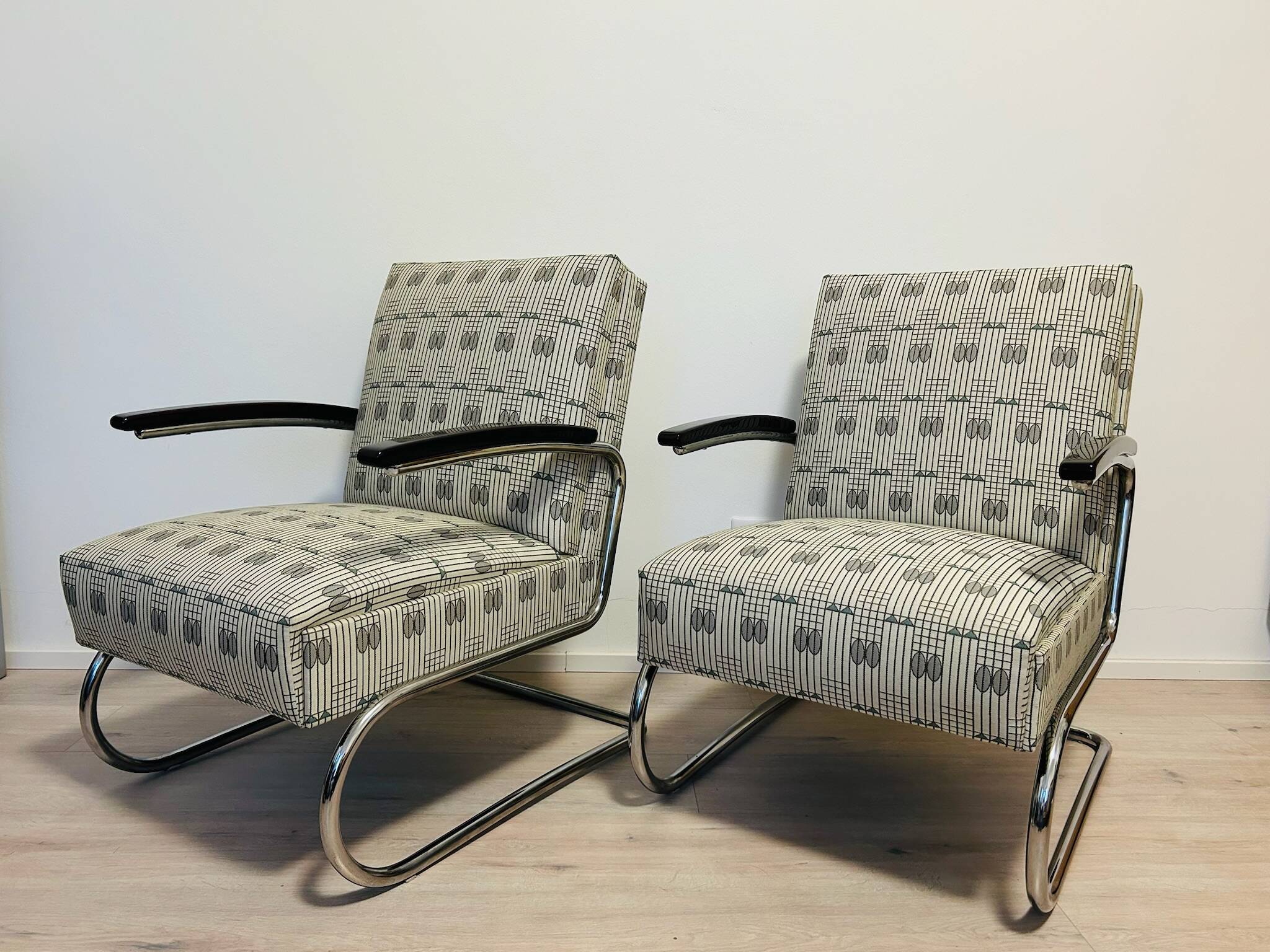 Pair of Mücke-Melder Fn24 bauhaus tubular steel chairs