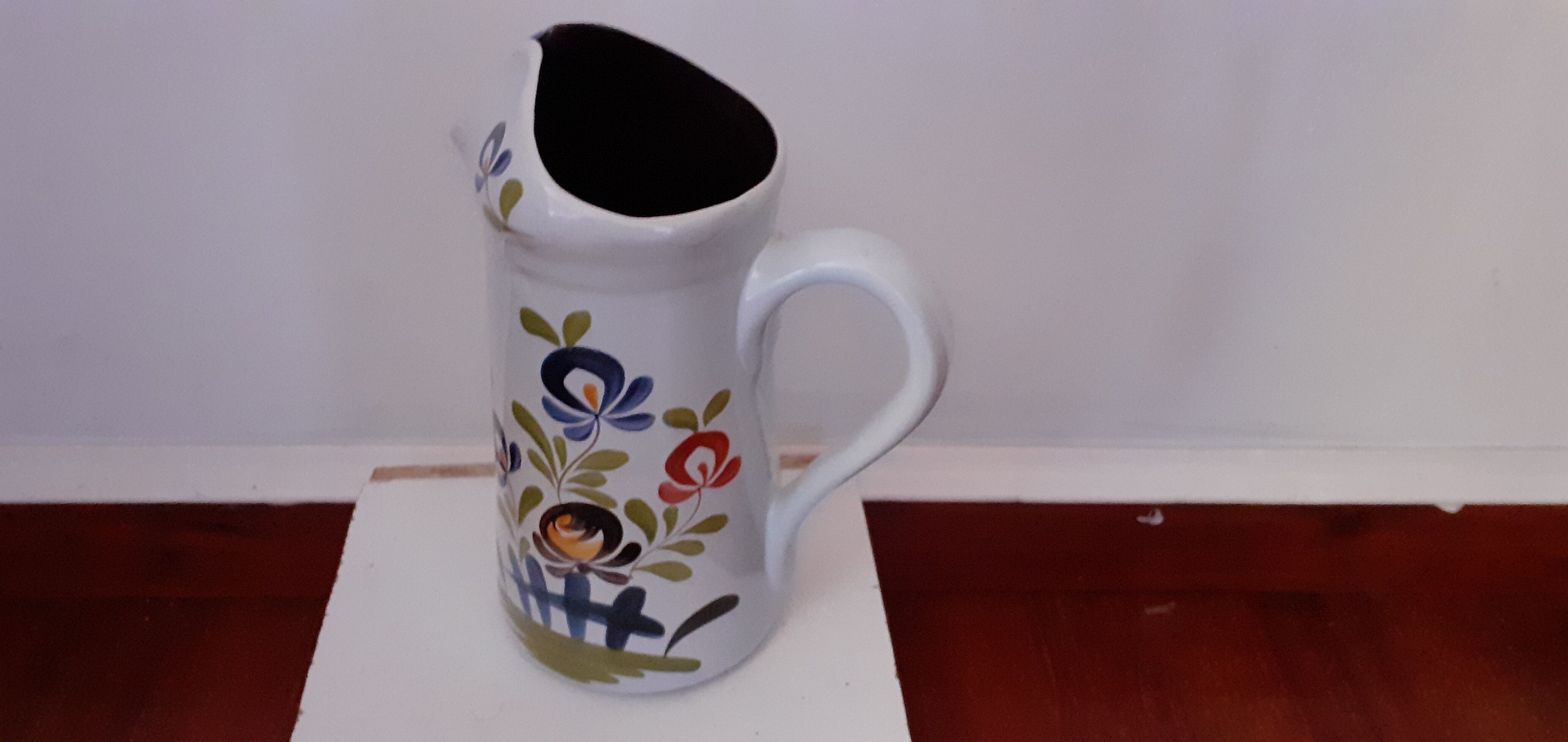 Pitcher earthenware of Desvres