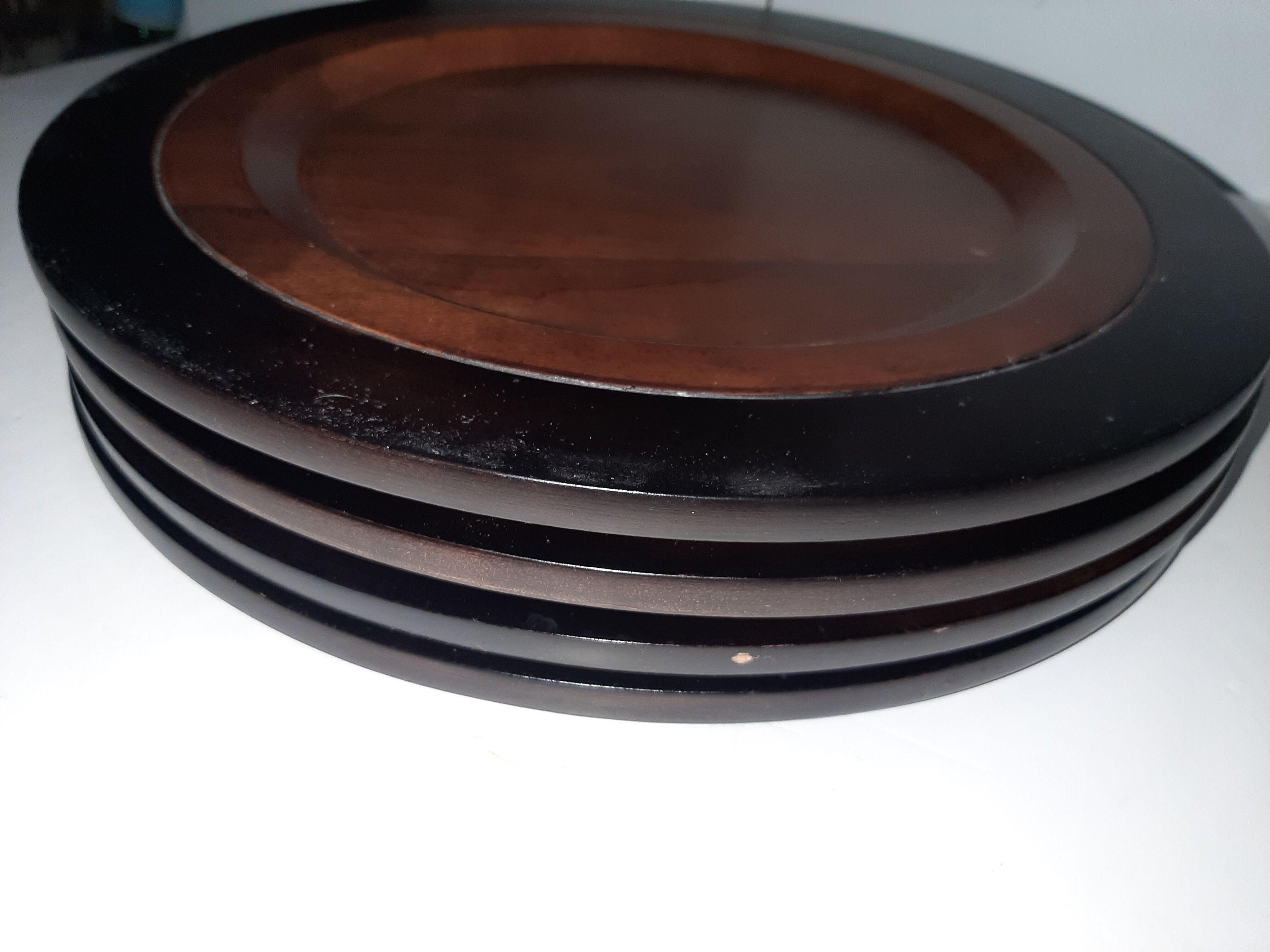 Assiettes de présentation en bois