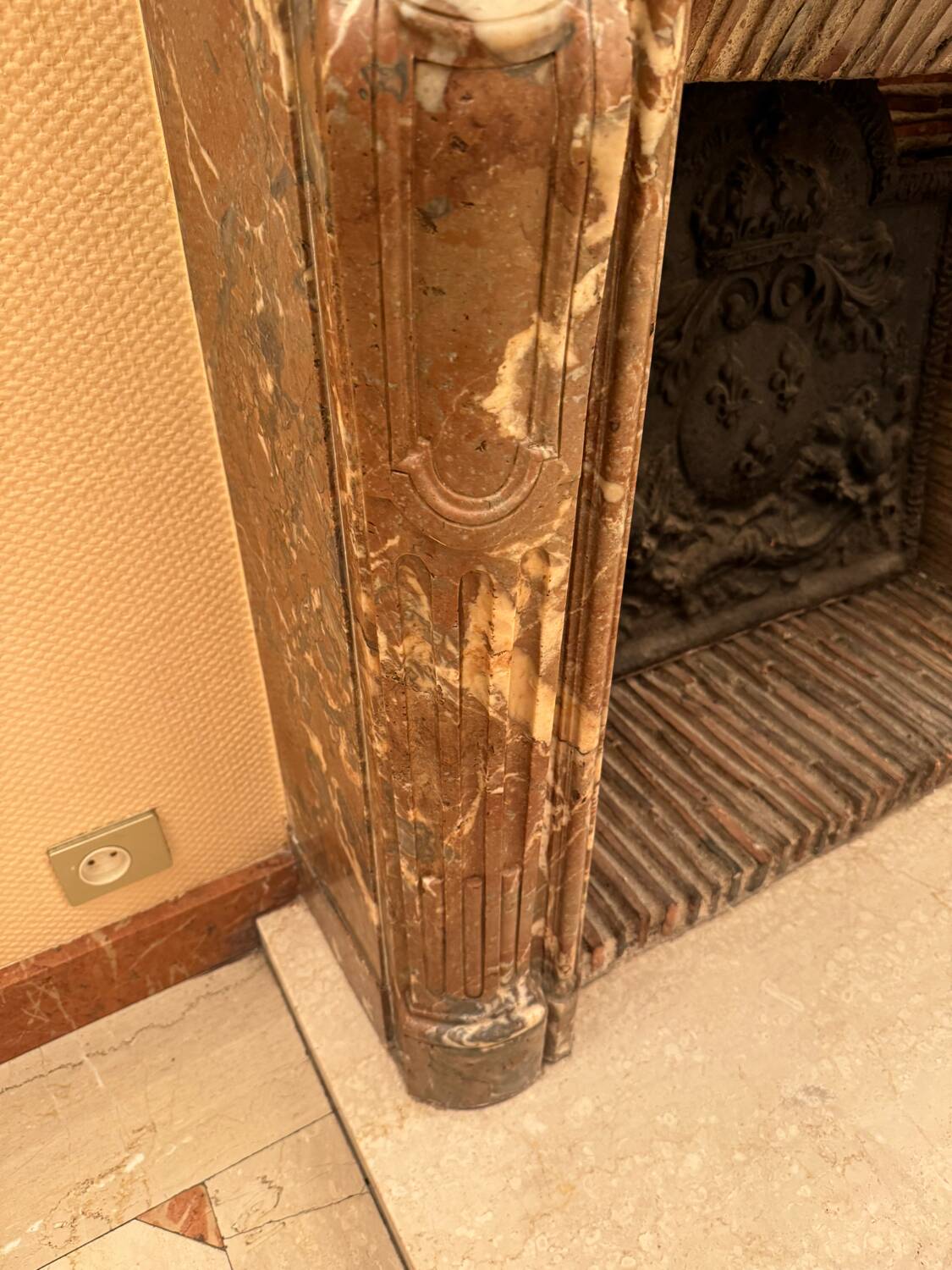 Cheminée en marbre Louis XV