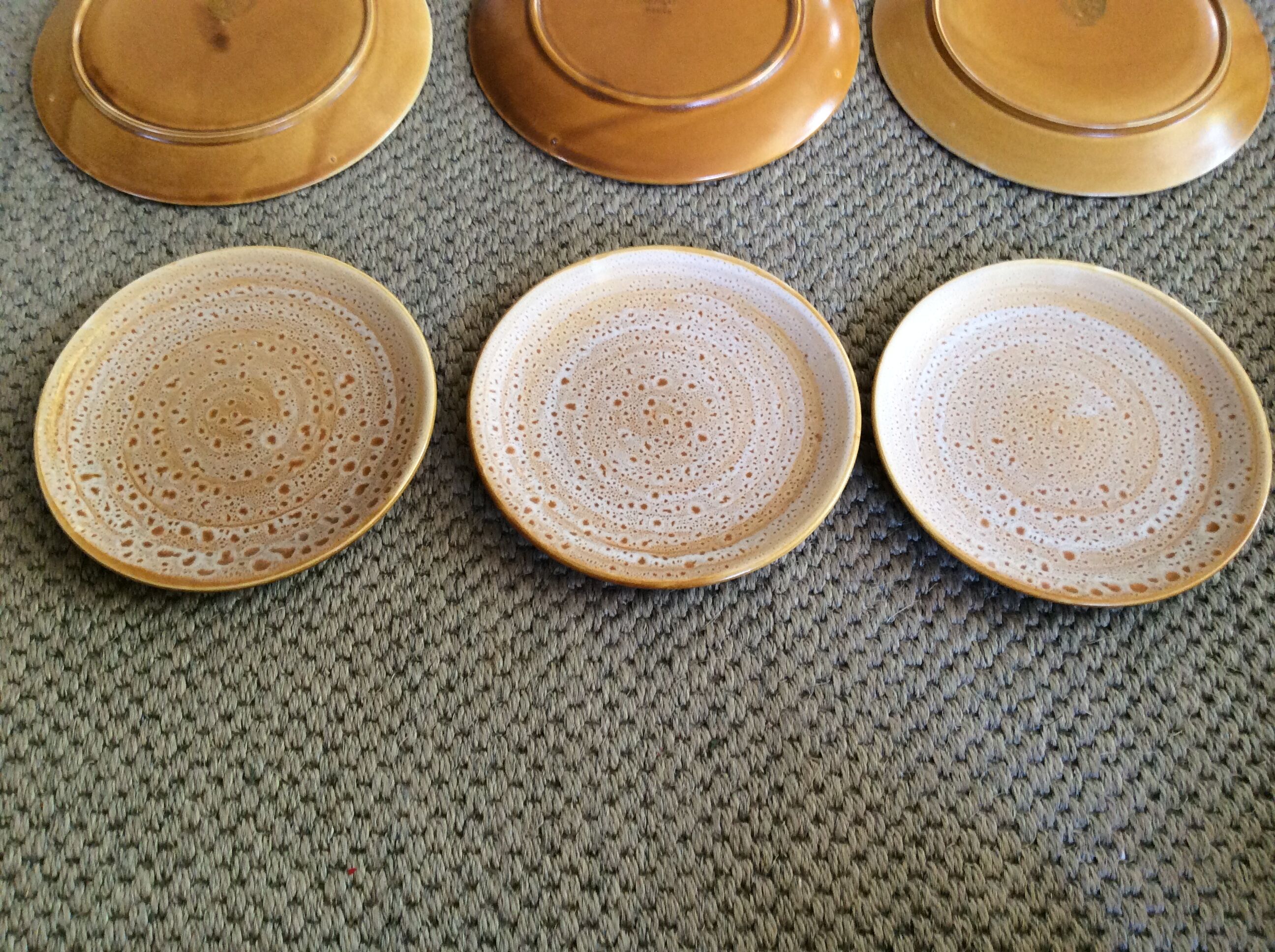 Set of 8 plates
