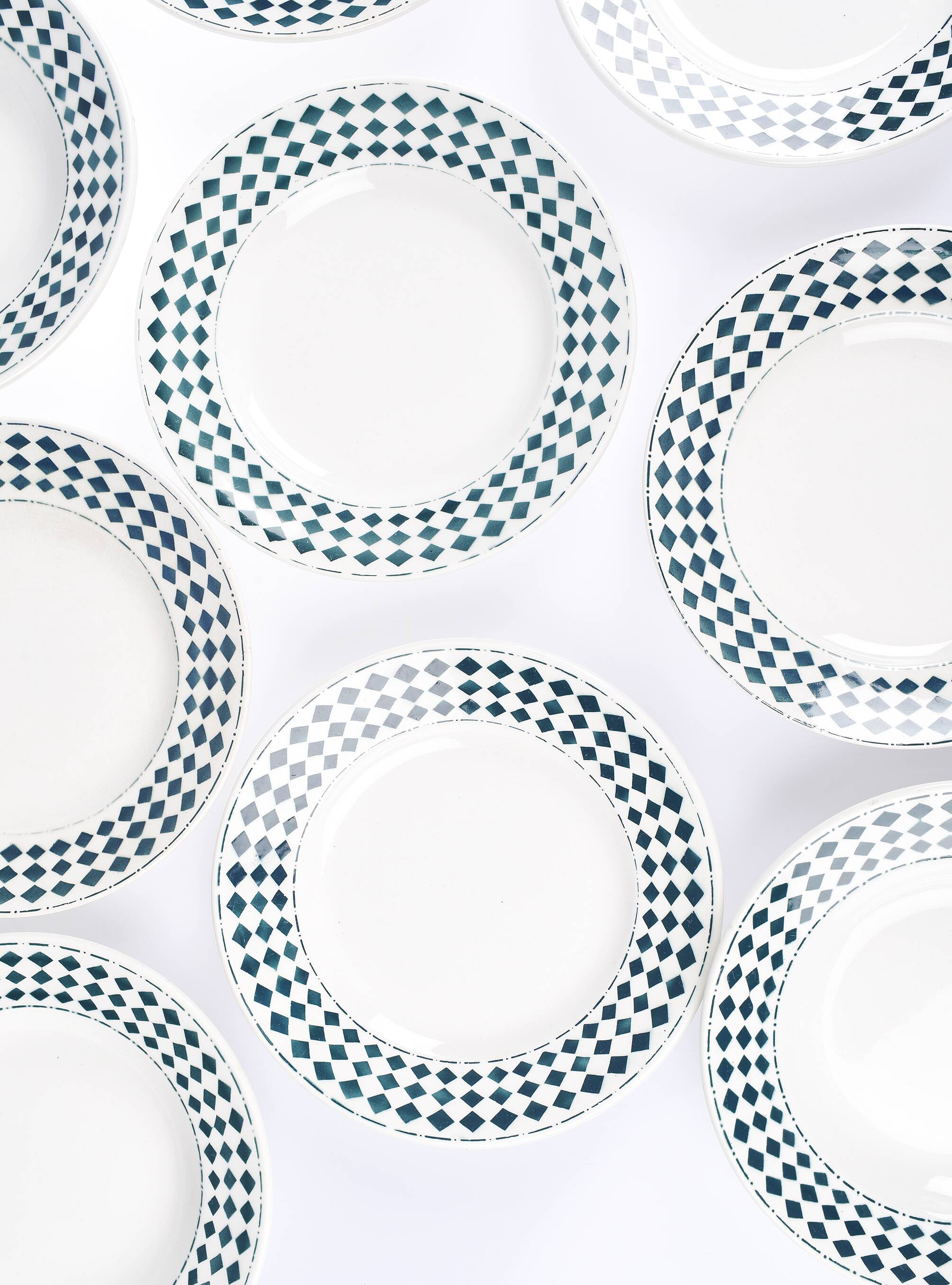 Set of 10 Moulin des Loups and Hamage Orchies diamond plates