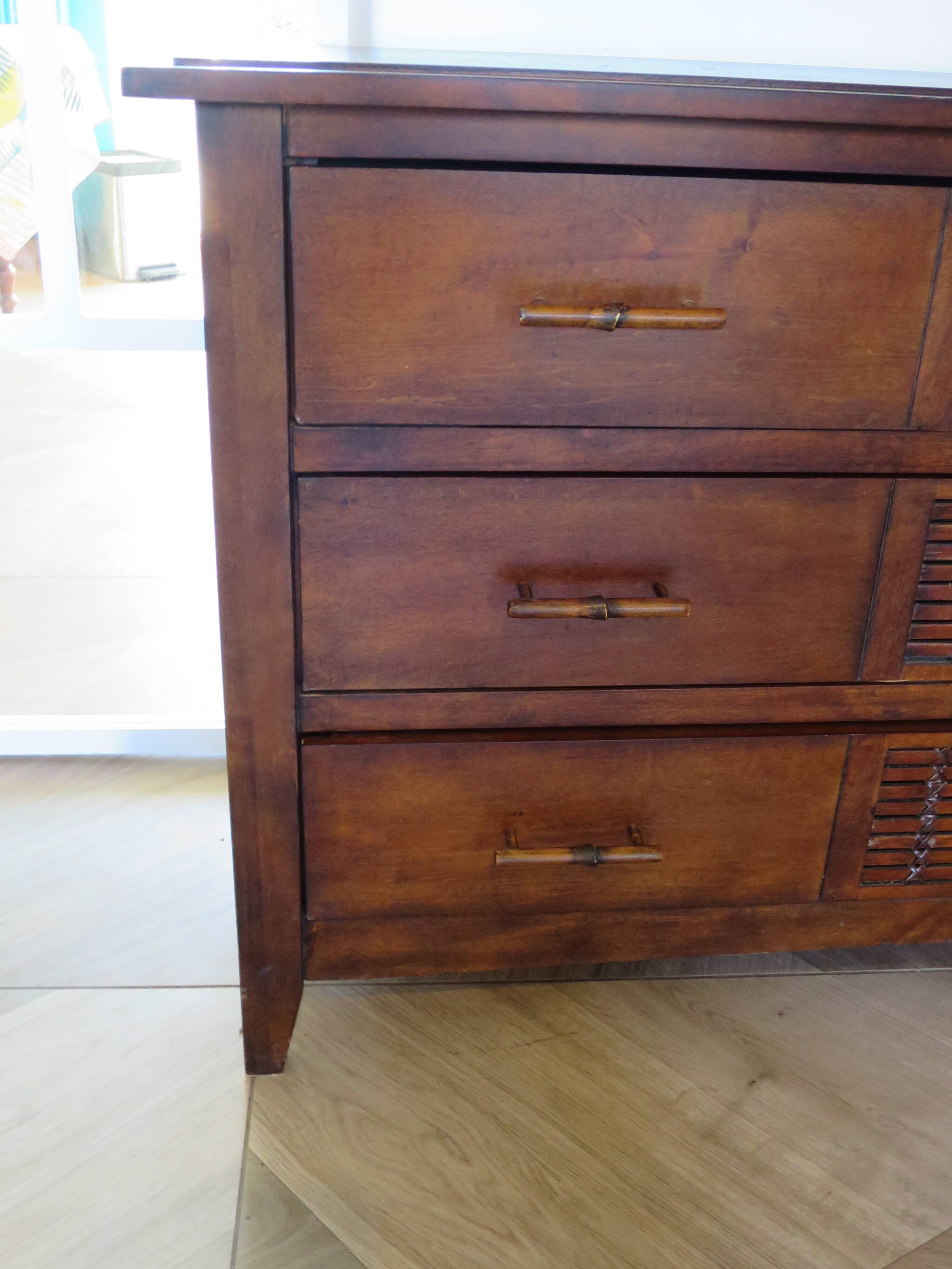 Commode longue–3 tiroirs -style colonial–Teinte acajou