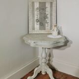 Pedestal table