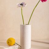 André vase in white concrete