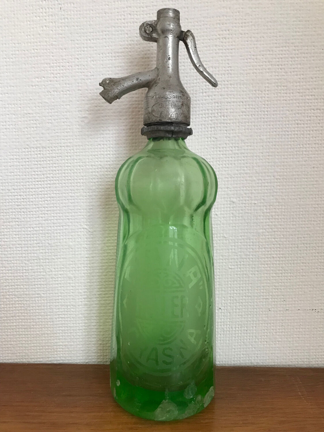 Siphon uralin / uranium / yellow green marquise shape