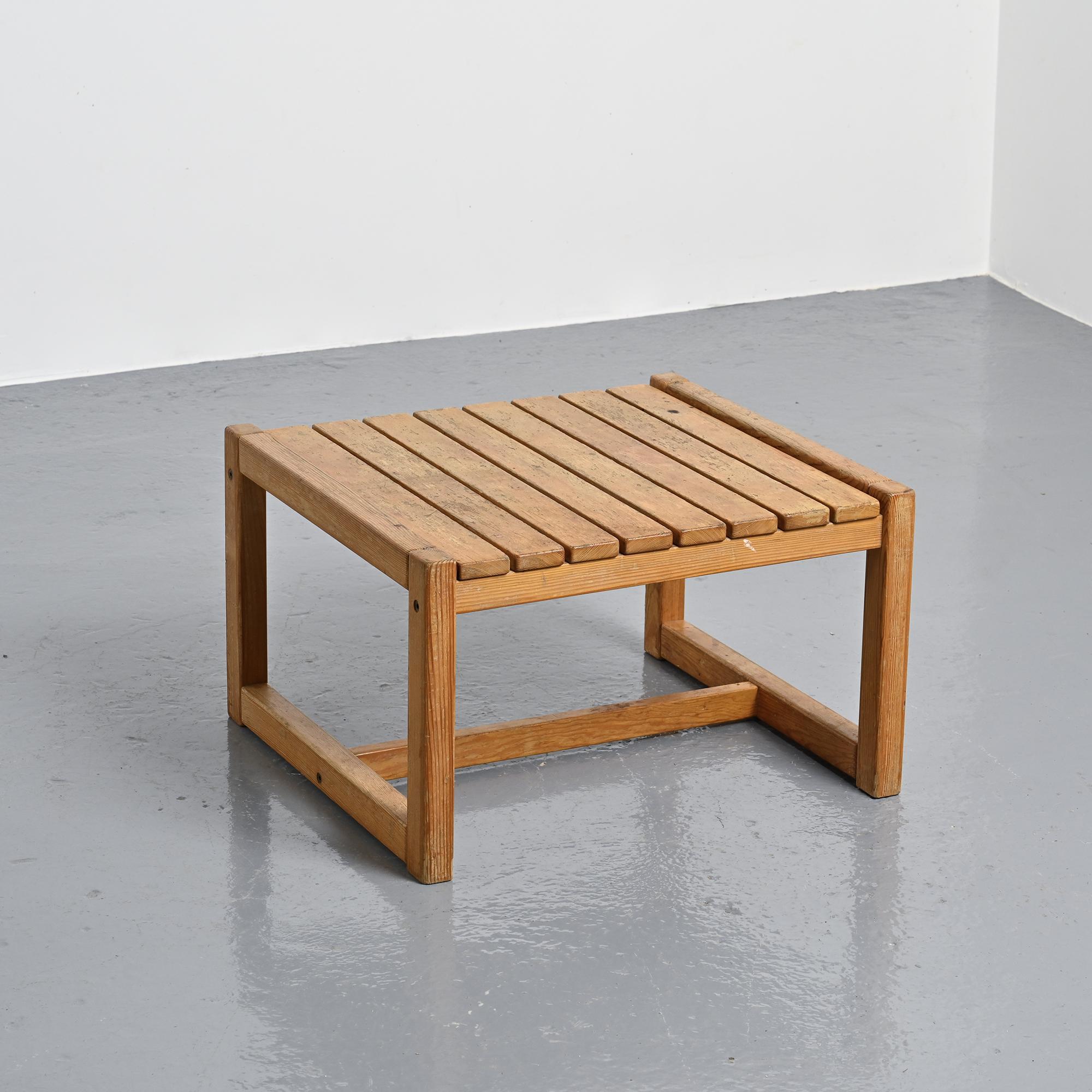 Mountain coffee table in solid pine, France, around 1970.
