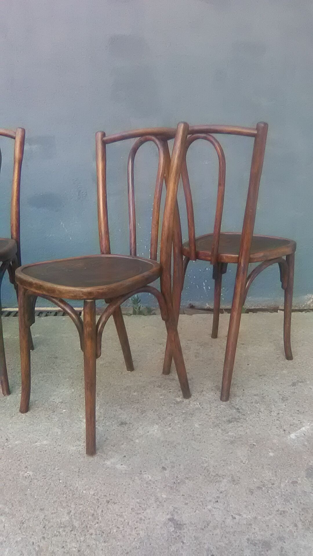 Lot of 6 mismatched bistro chairs