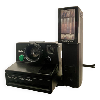 Polaroid 3000 camera with flash