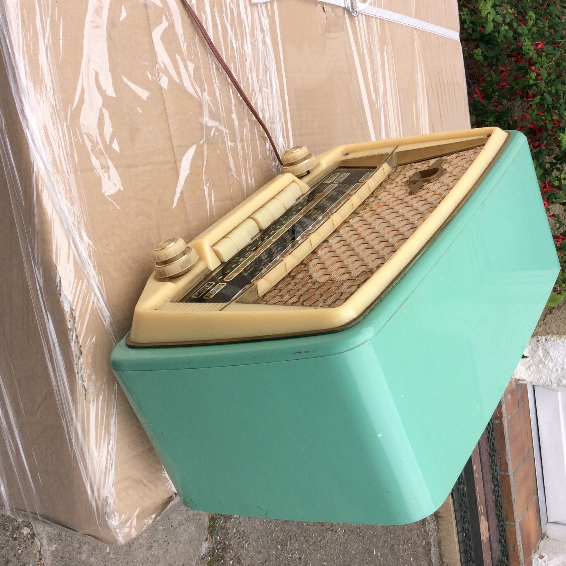 Vintage 1958 oceanic tube post