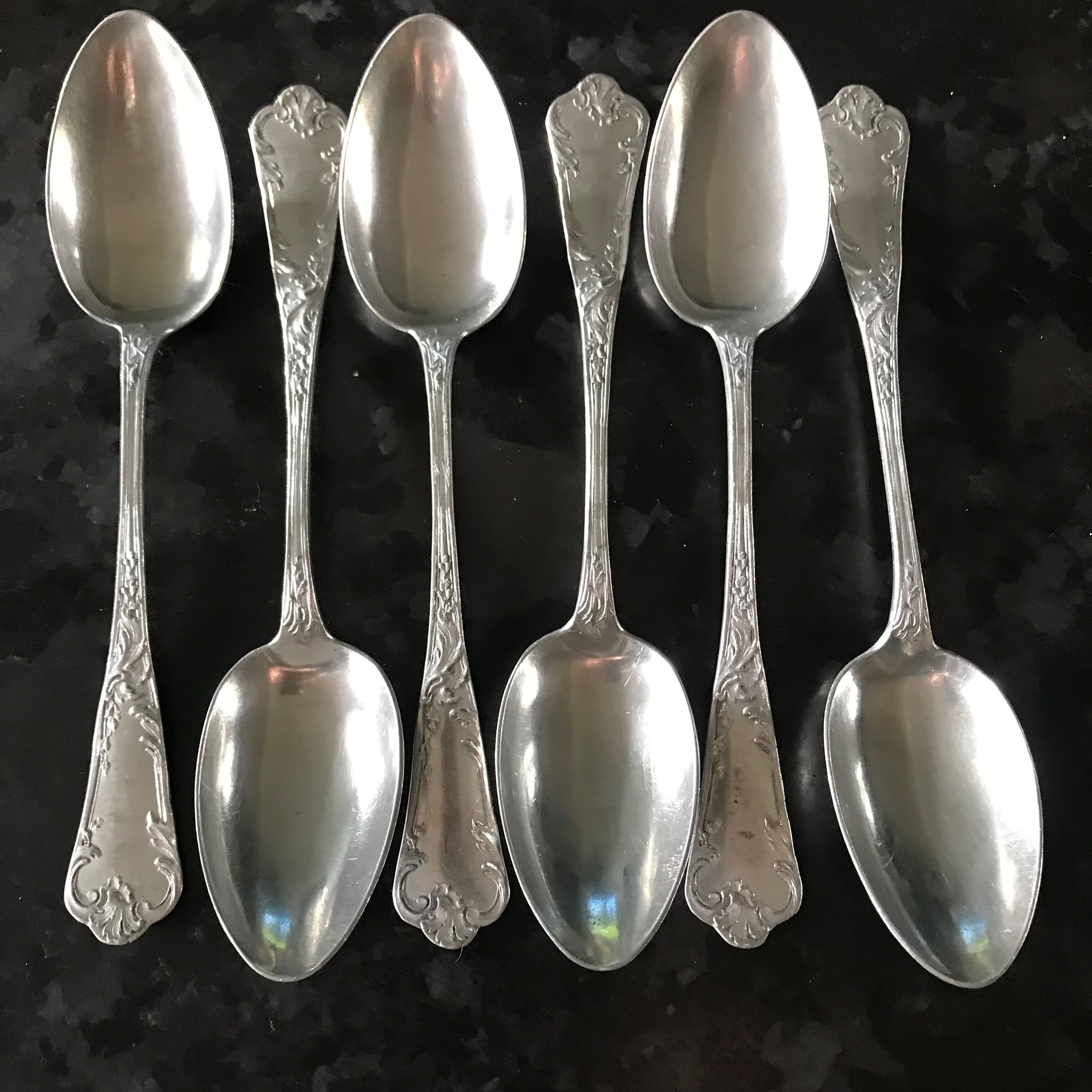 Pop-up Christmas 2022 Set of 6 cutlery in chiseled metal dating from the early twentieth century