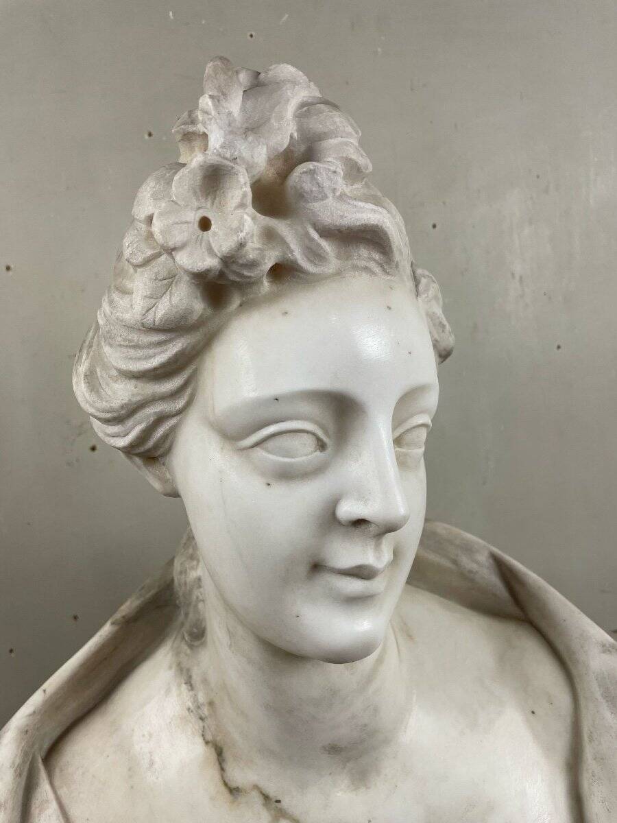 Female bust in Carrara marble, late 18th century, Northern Italy.