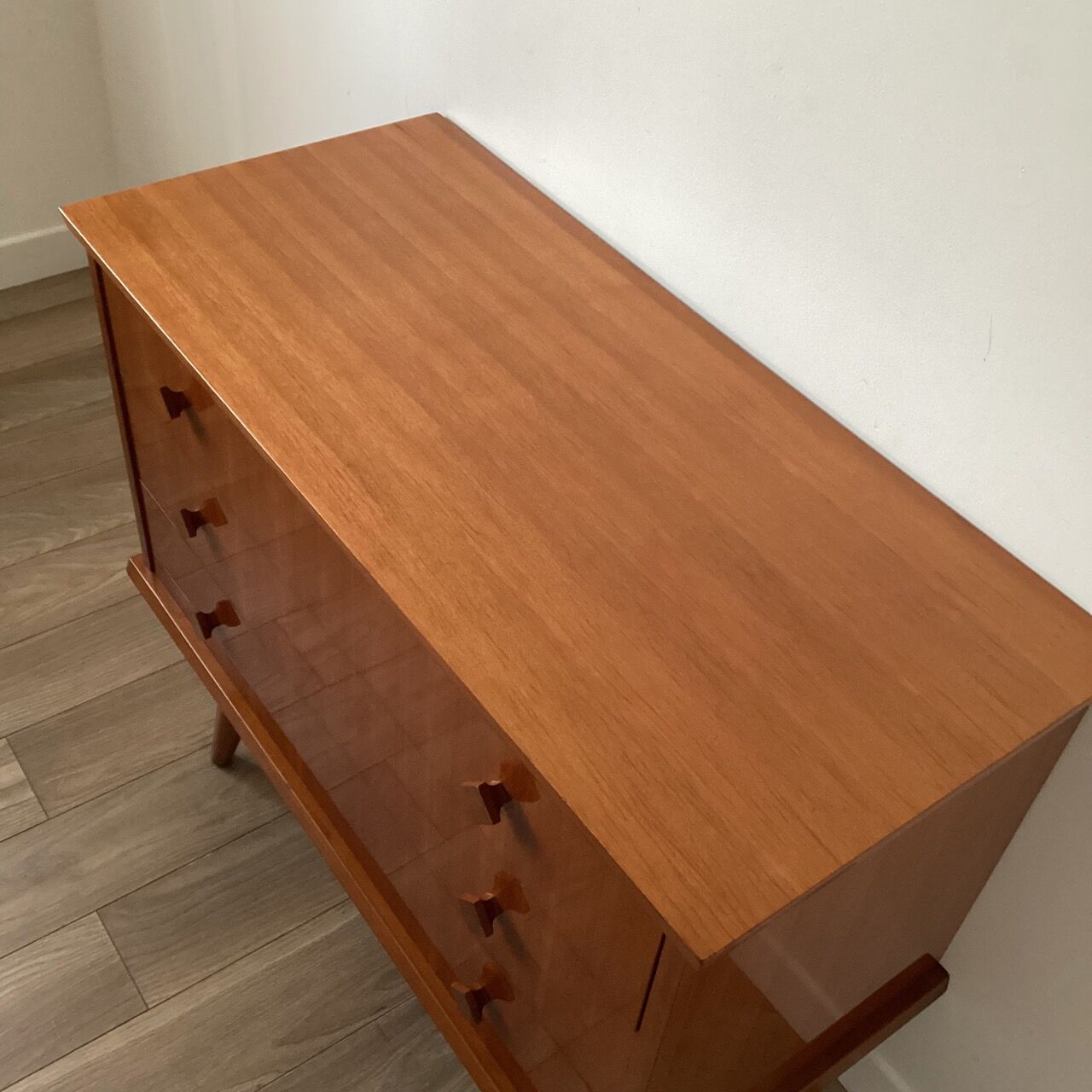 Compass feet dresser
