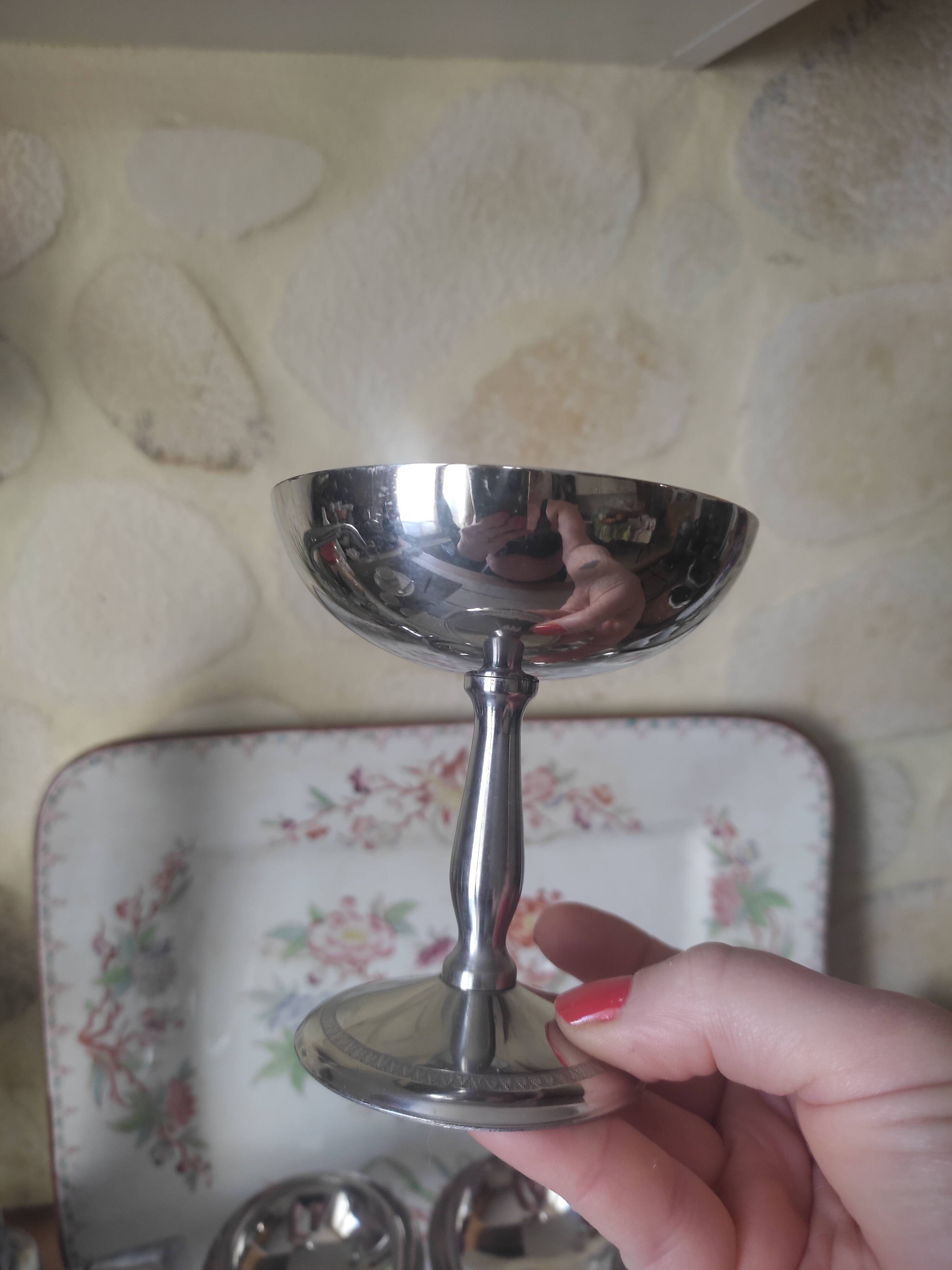 Stainless steel standing cuts