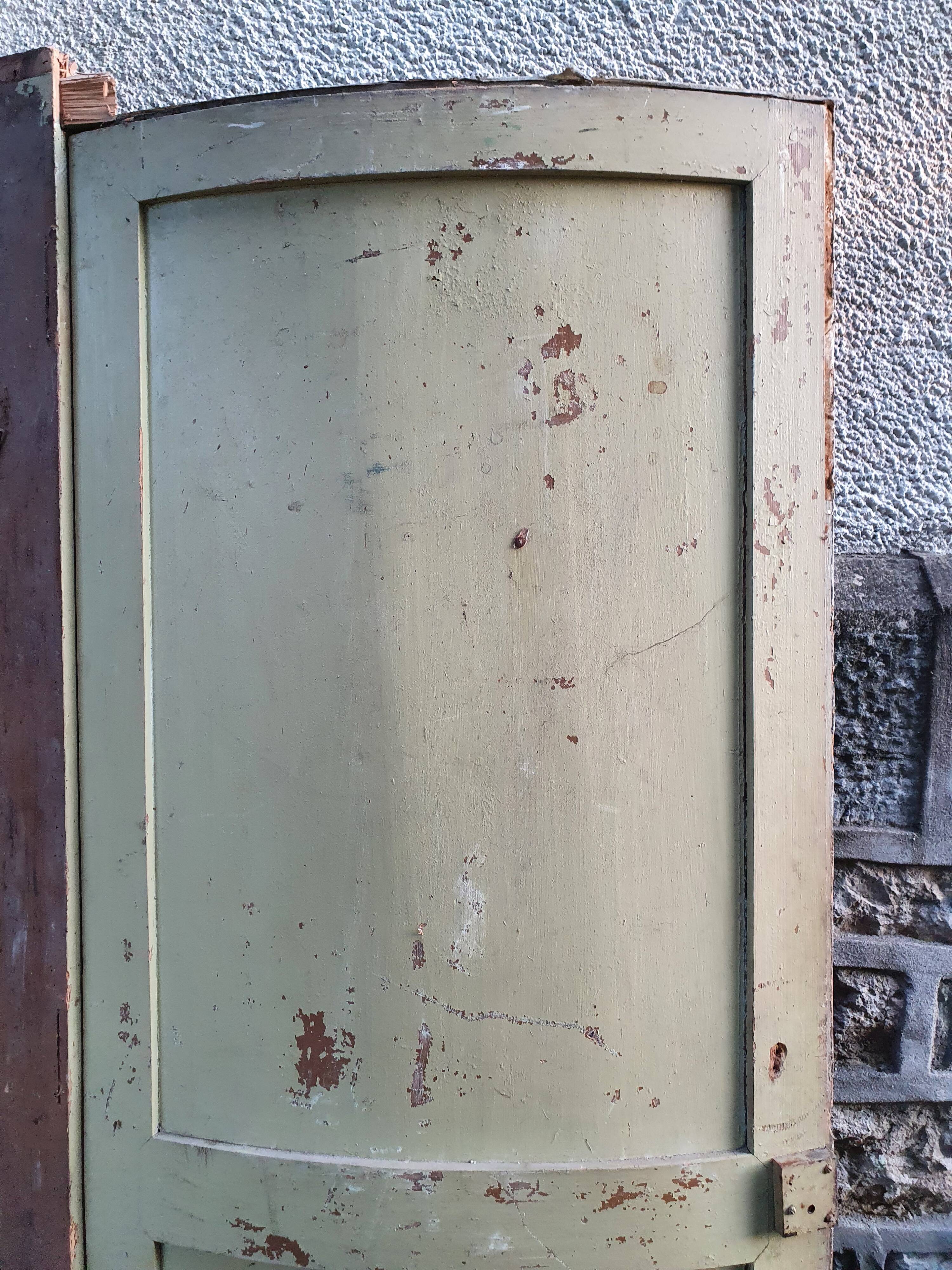 Old arched door period XIX th S