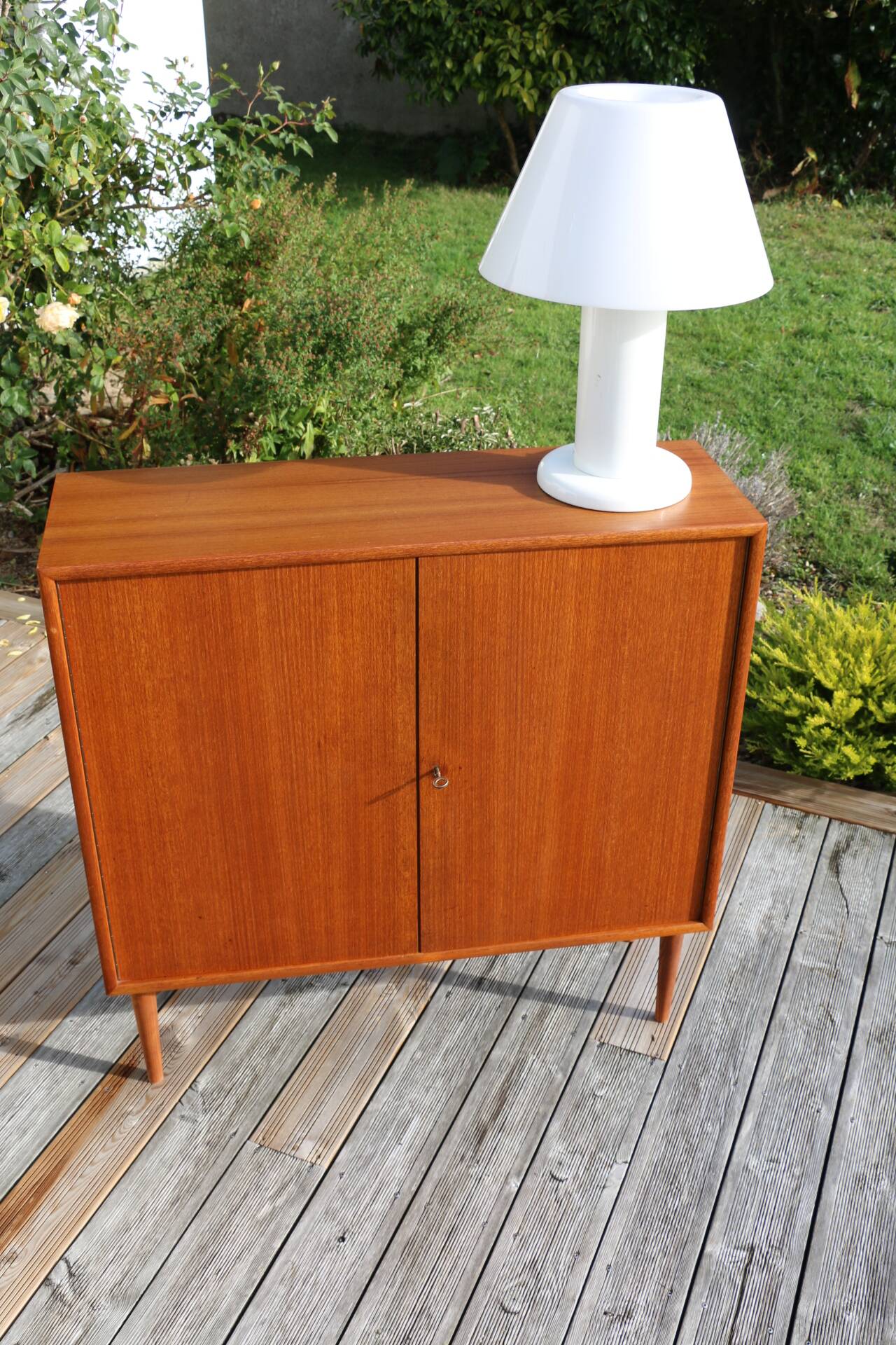 WK Mobel 2-door dresser console cabinet