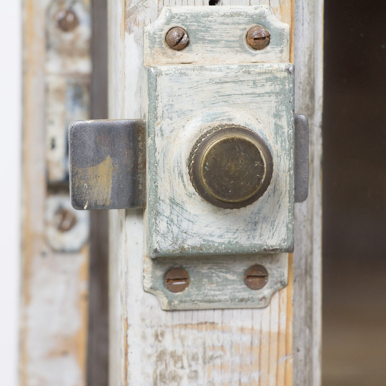 Vitrine wall cabinet