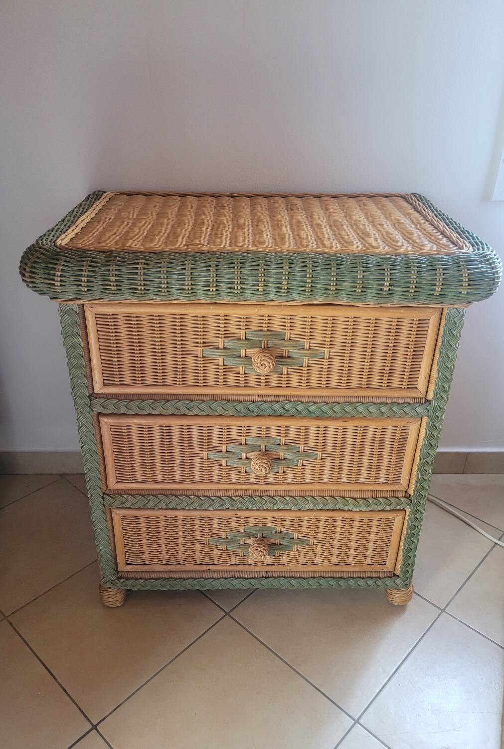 Wicker/rattan/wood chest of drawers