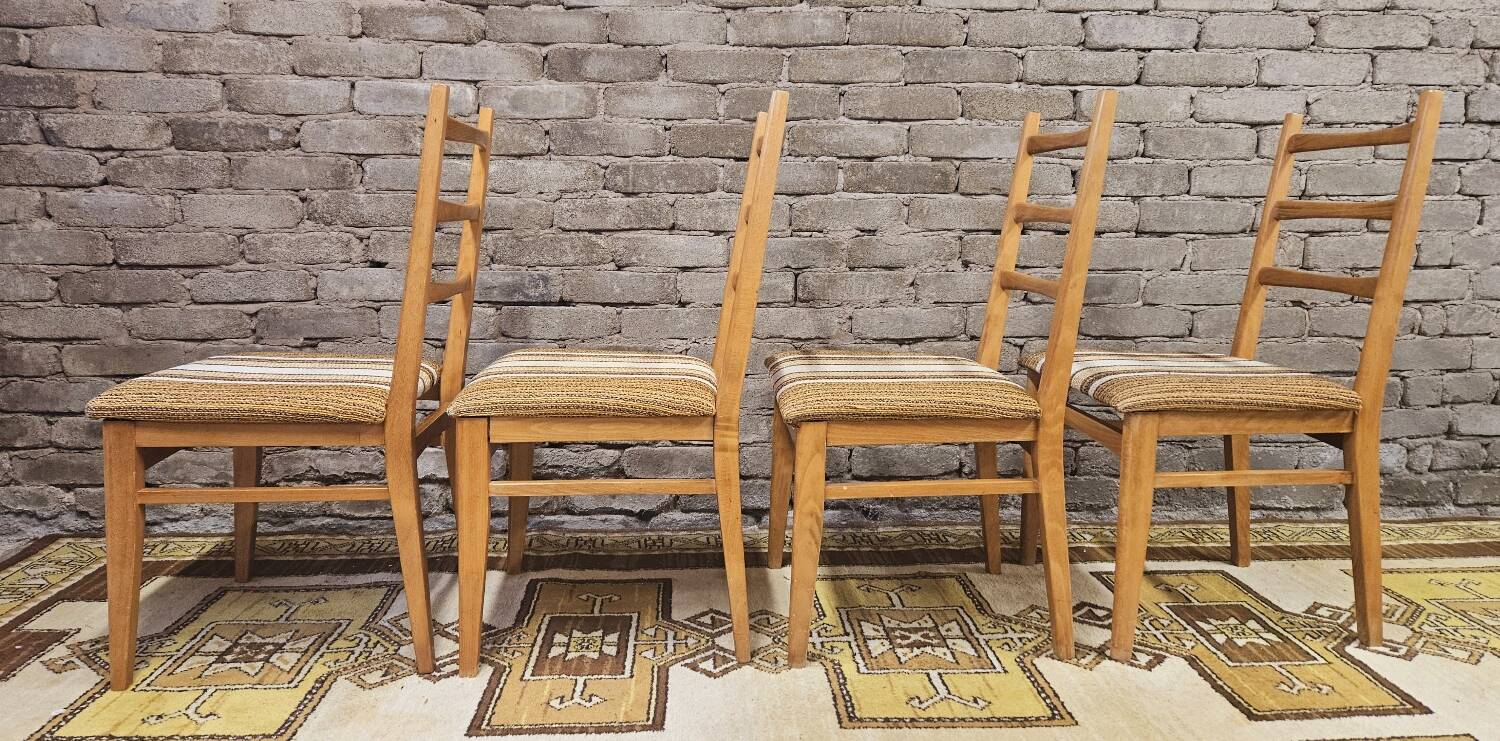 Quatre chaises bois vintage 1970