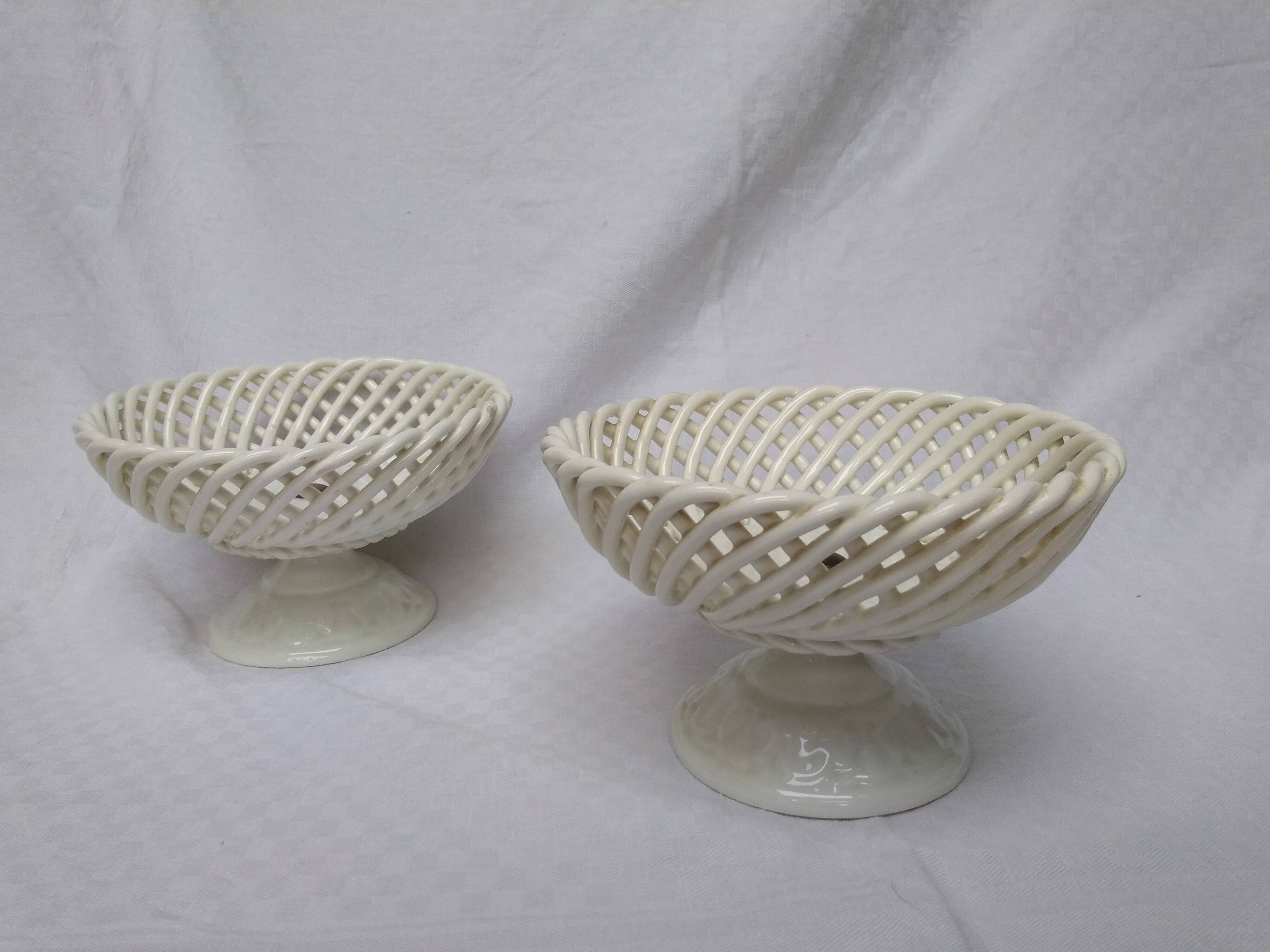 Pair of cut-on-foot in white braided earthenware