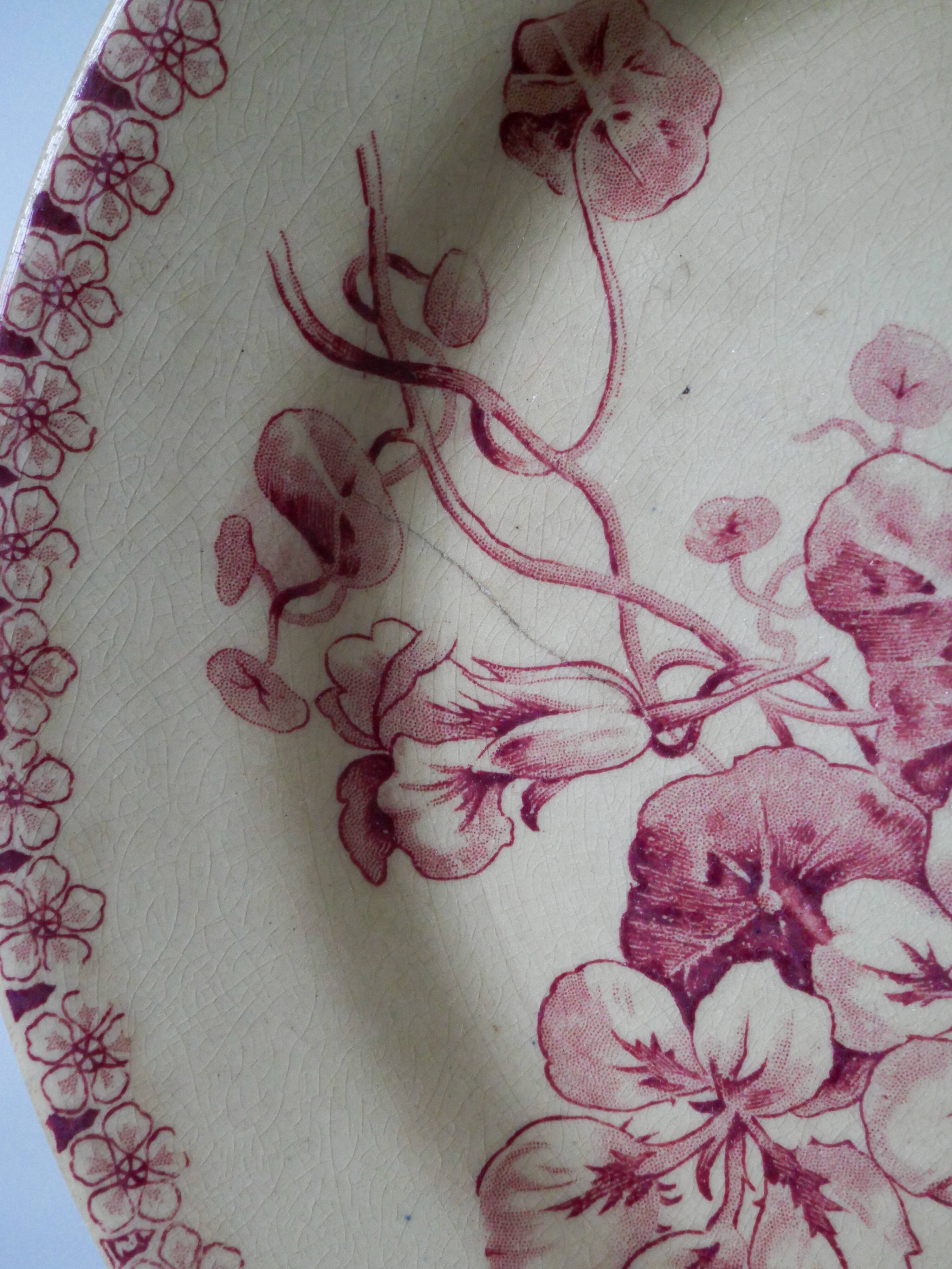 Set of 4 flat plates in Iron Earth, Gien "Capucines" model, late 19th century