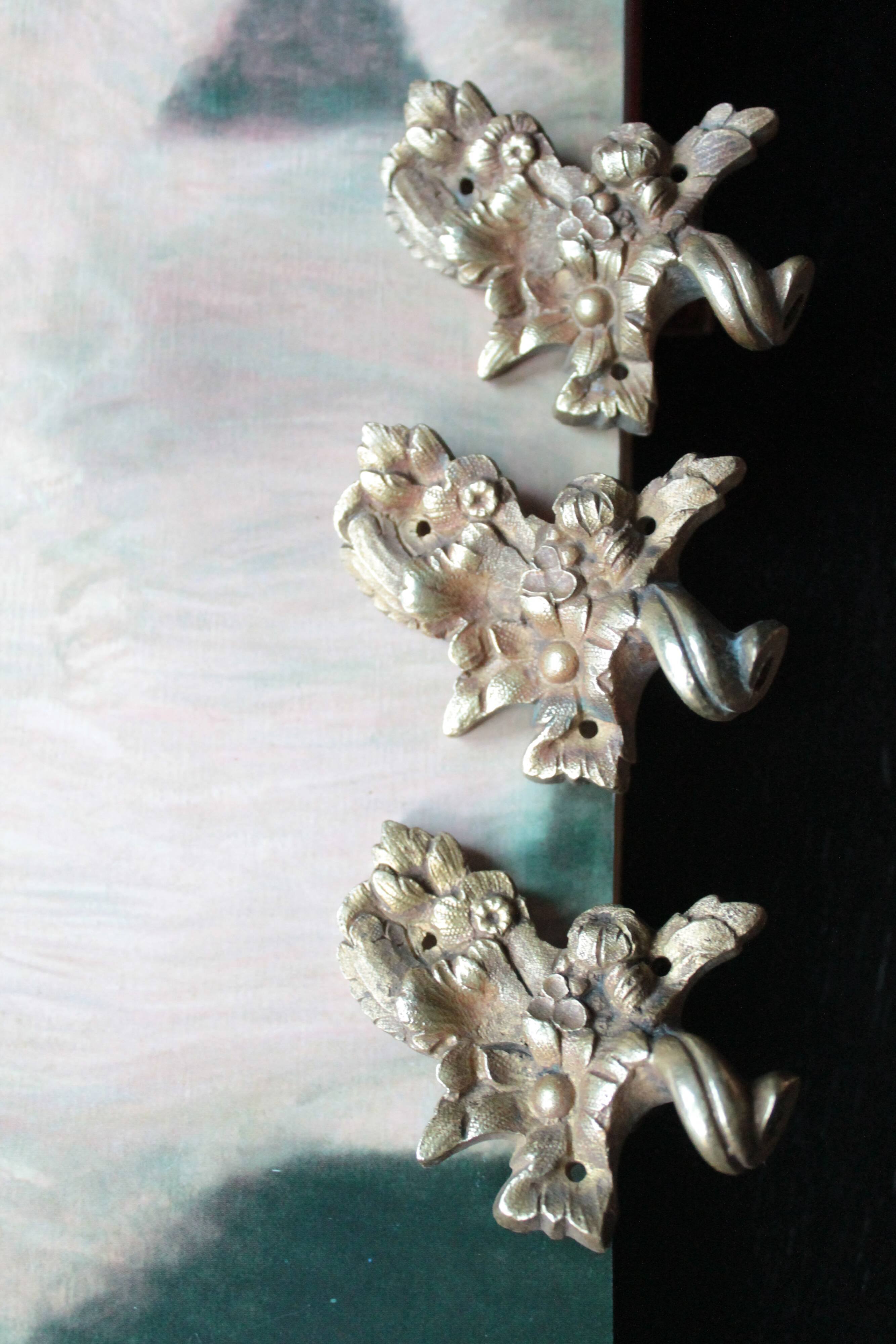 4 antique furniture decorations, ornament for a side table, furniture supplies