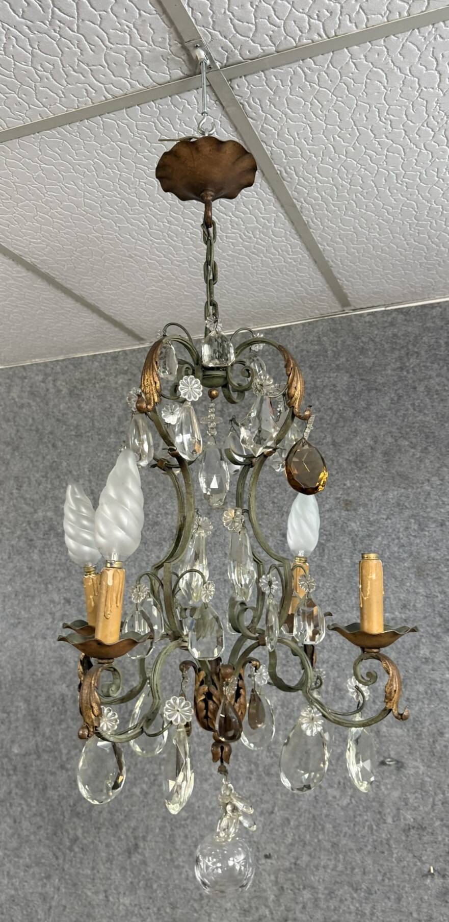 Venetian chandelier with gold and lacquered metal tassels, circa 1940