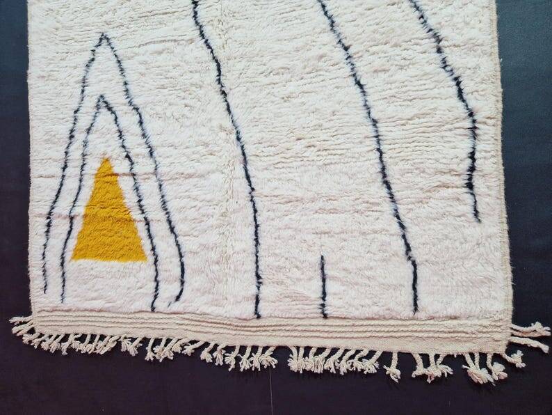Traditional hand-woven Beni Ouraine rug