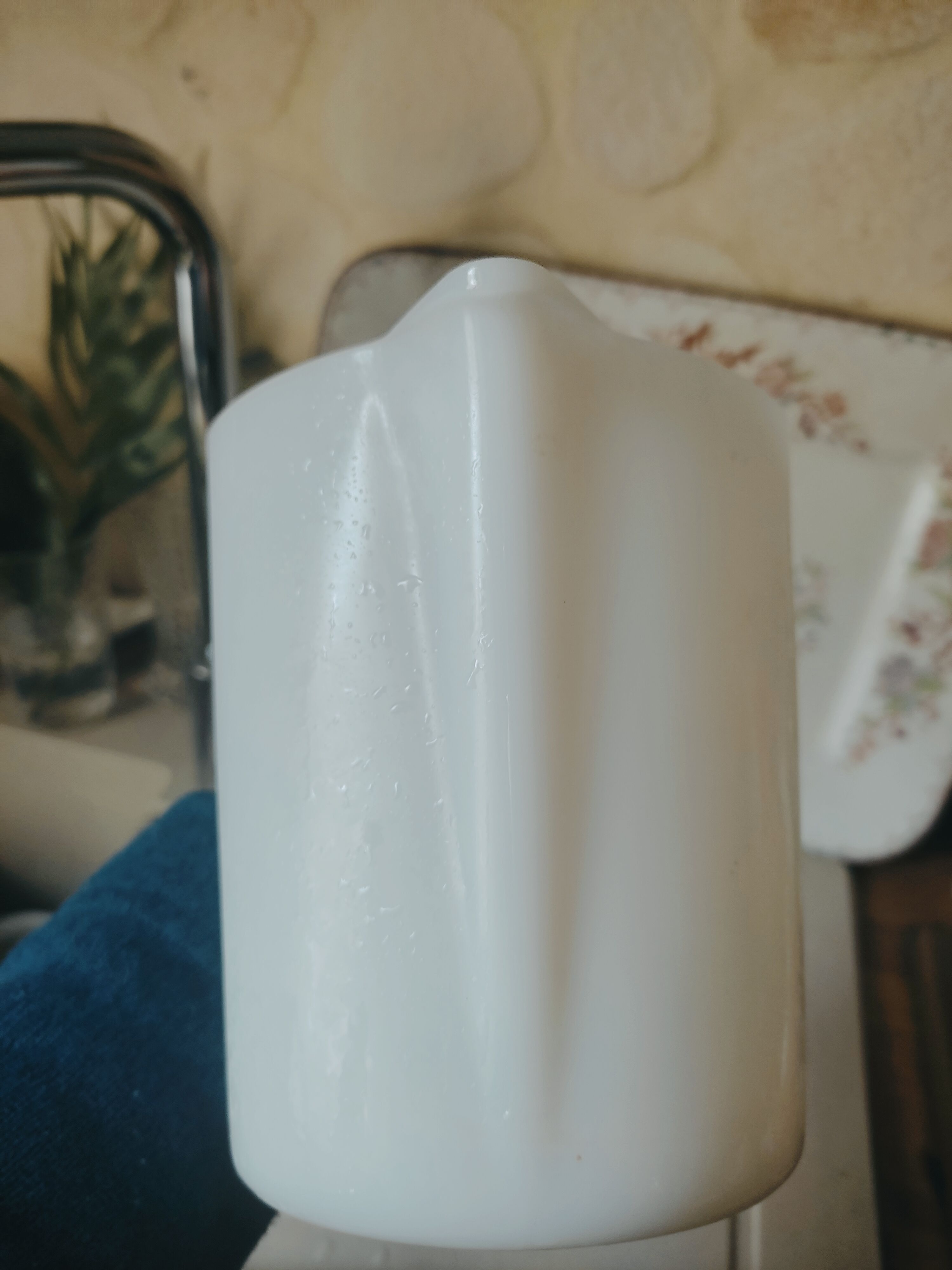 Verseuse Moulinex en opaline blanche