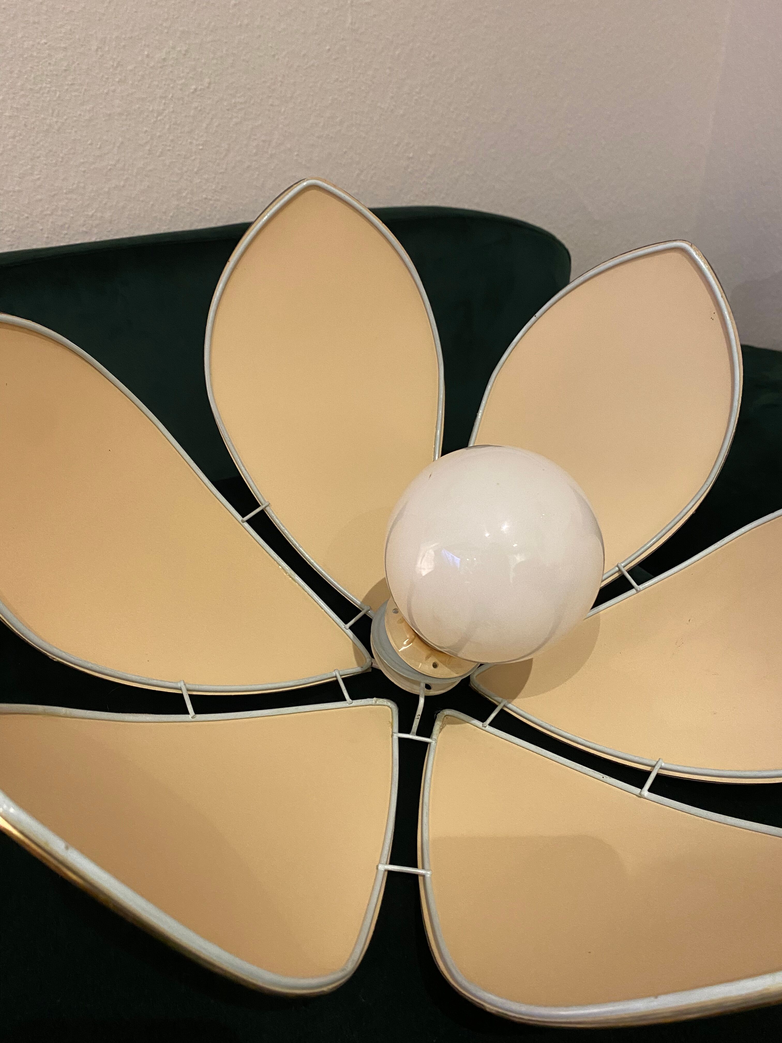 Vintage flower petal suspension