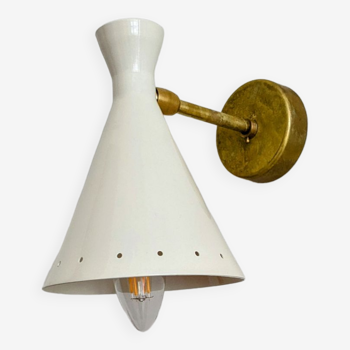 Italian designer wall light from the 50s