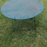 Garden round table
