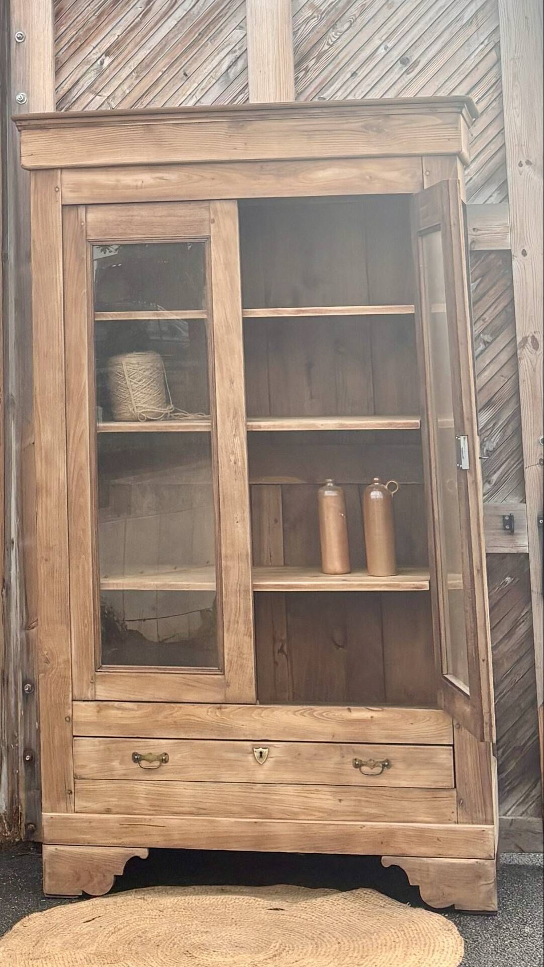 Armoire ancienne en chêne massif brut : vaisselier bibliothèque