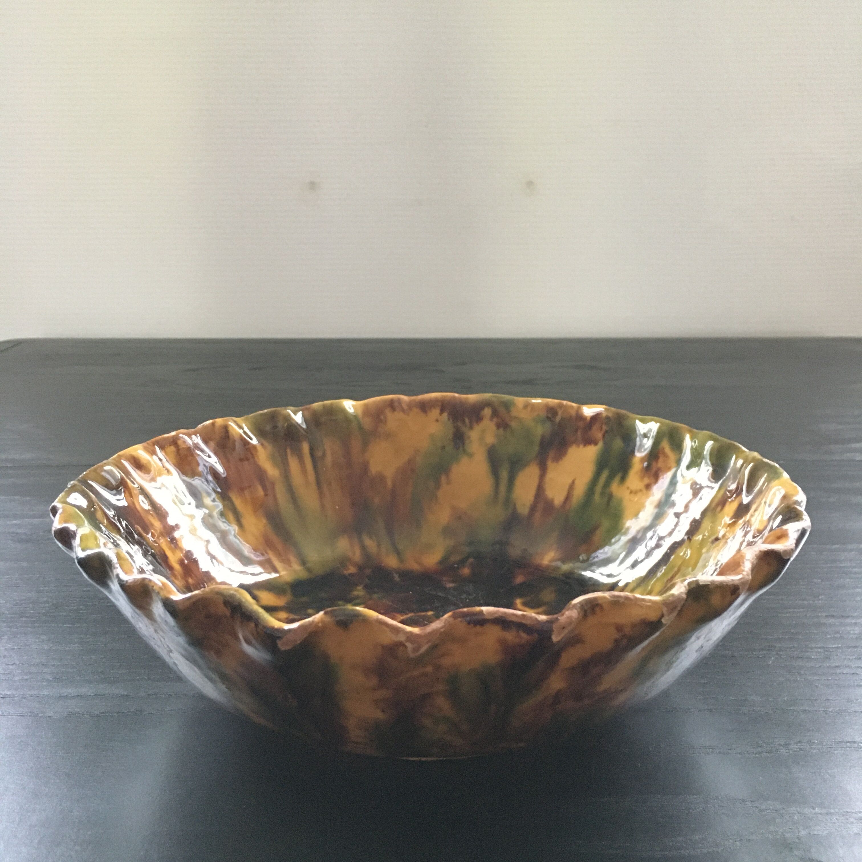 Flame-shaped corolla cup