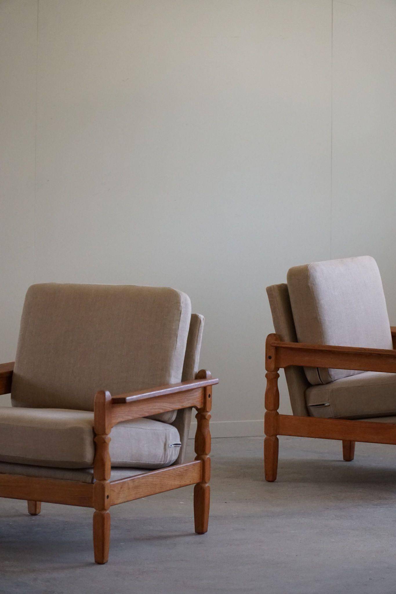 Modern Danish, Pair of Lounge Armchairs in Oak and Linen, Henning Kjærnulf, 1960s